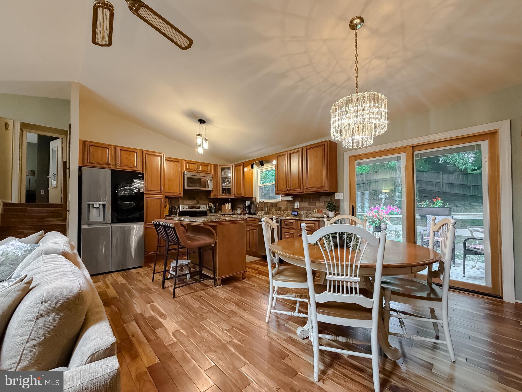POPLAR WOODS - Residential