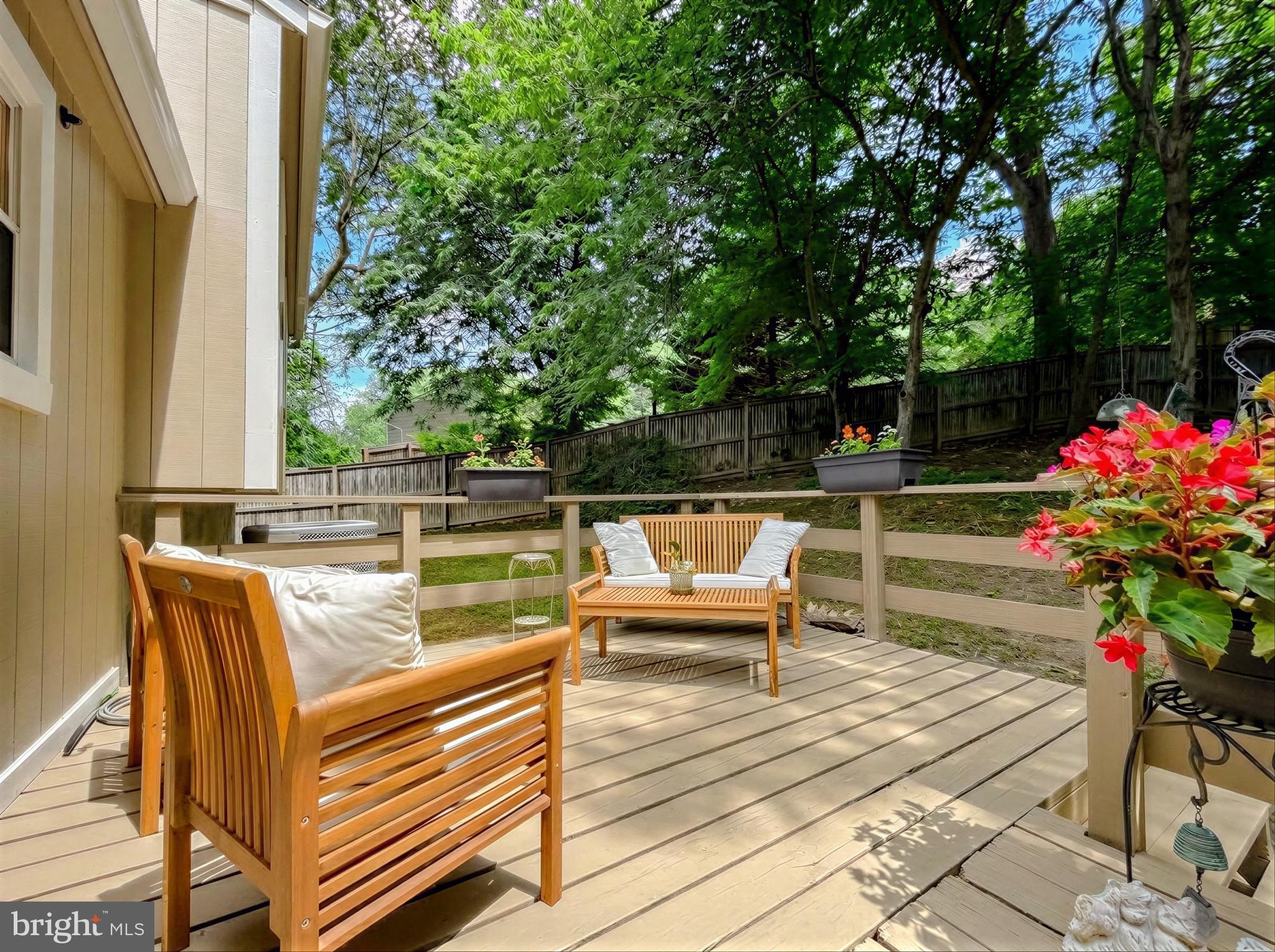 POPLAR WOODS - Residential