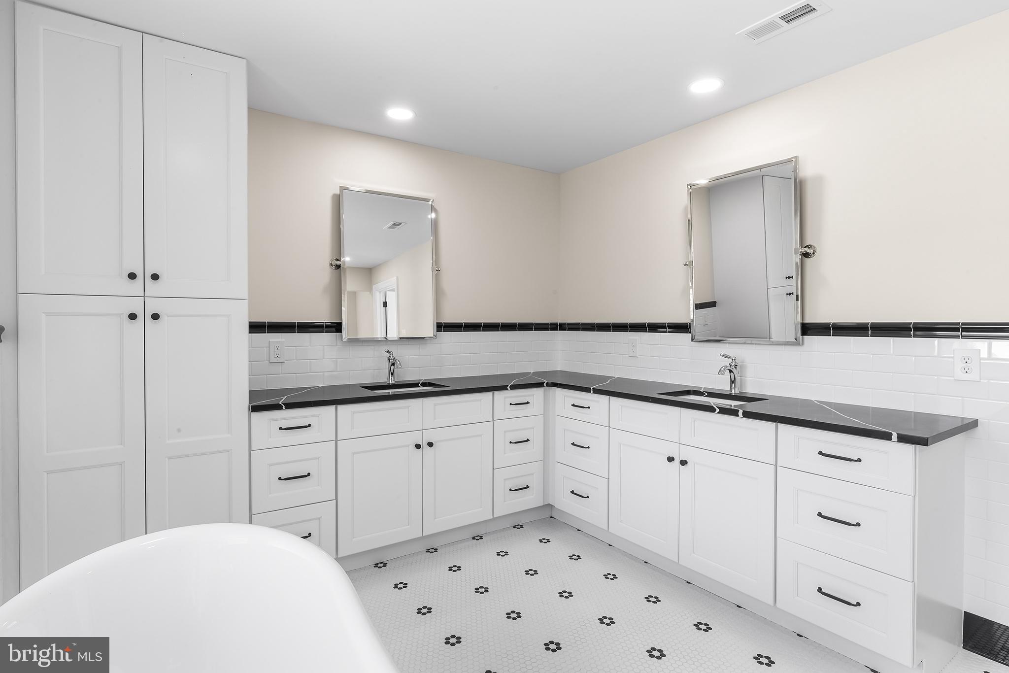 CURRAN TERRACE - Residential