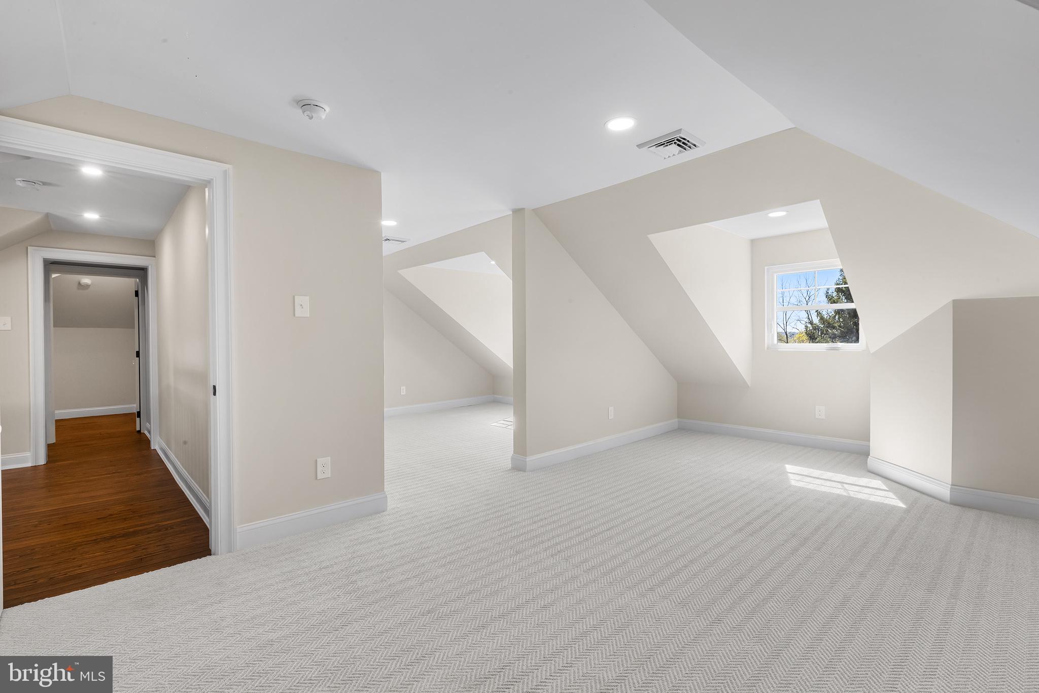 CURRAN TERRACE - Residential