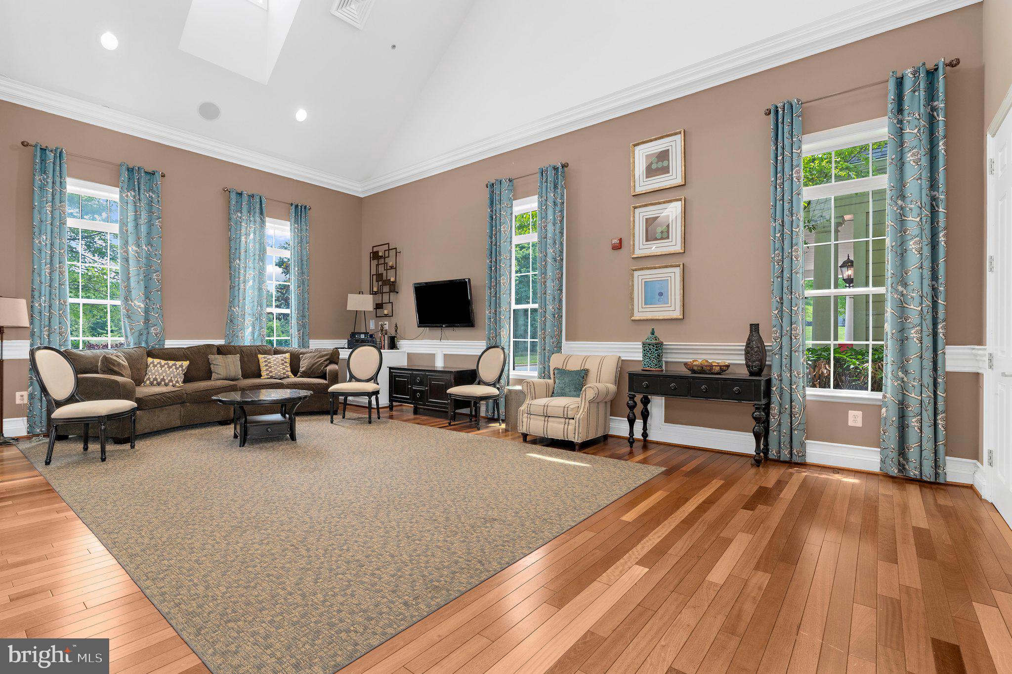 STEEPLECHASE - Residential