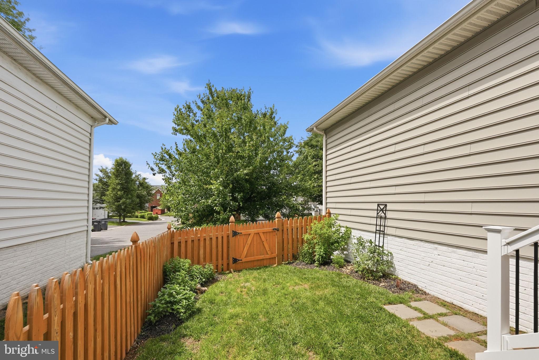 DOMINION VALLEY COUNTRY CLUB - Residential