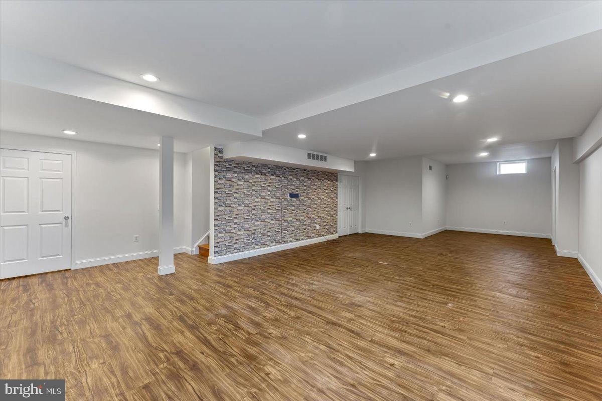 VALLEYBROOKE CHASE - Residential