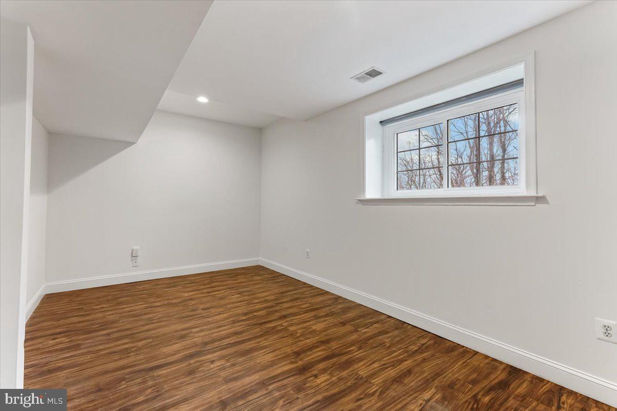 VALLEYBROOKE CHASE - Residential