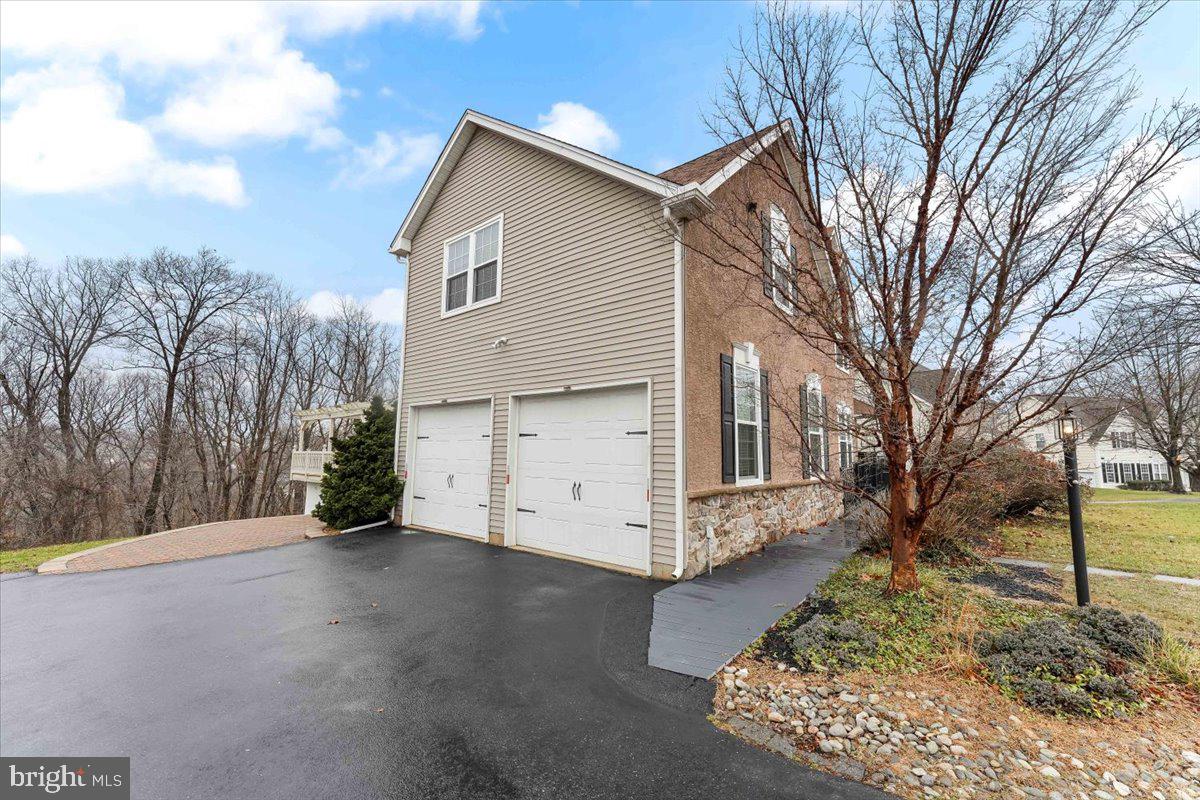 VALLEYBROOKE CHASE - Residential