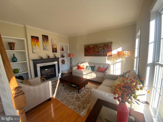 WOODBRIDGE FALLS - Residential