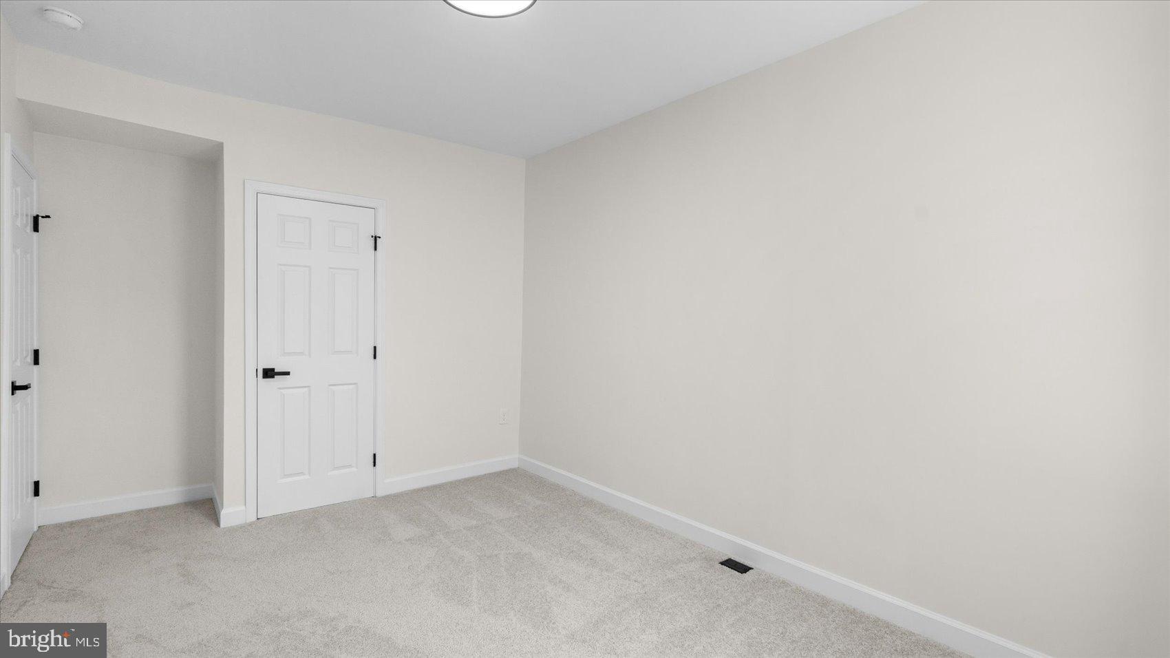 MONDAWMIN - Residential