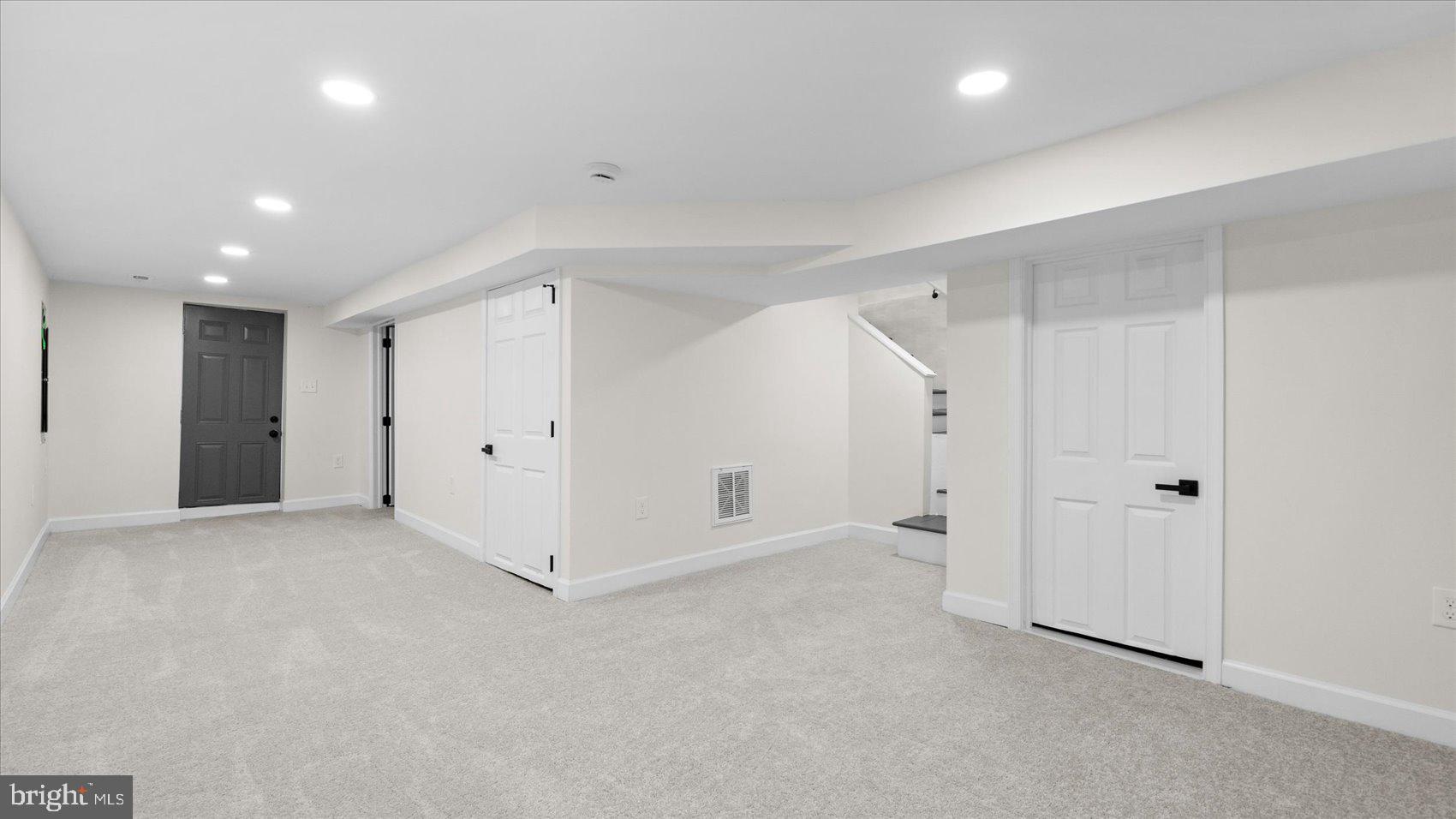 MONDAWMIN - Residential