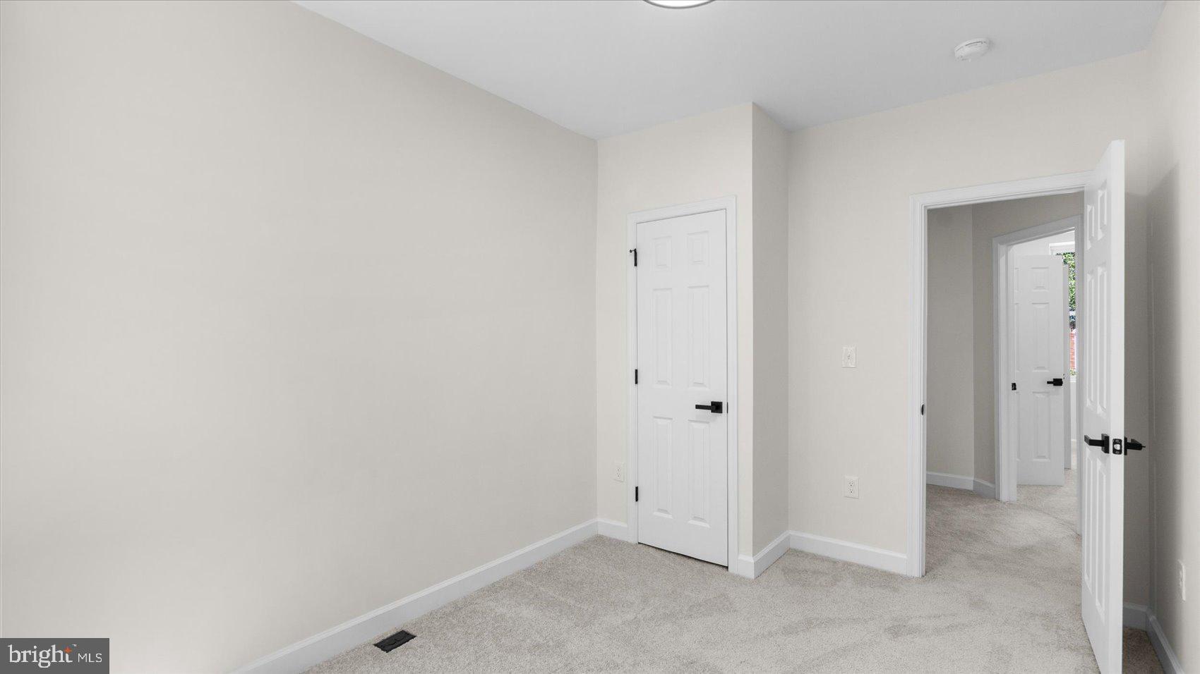 MONDAWMIN - Residential