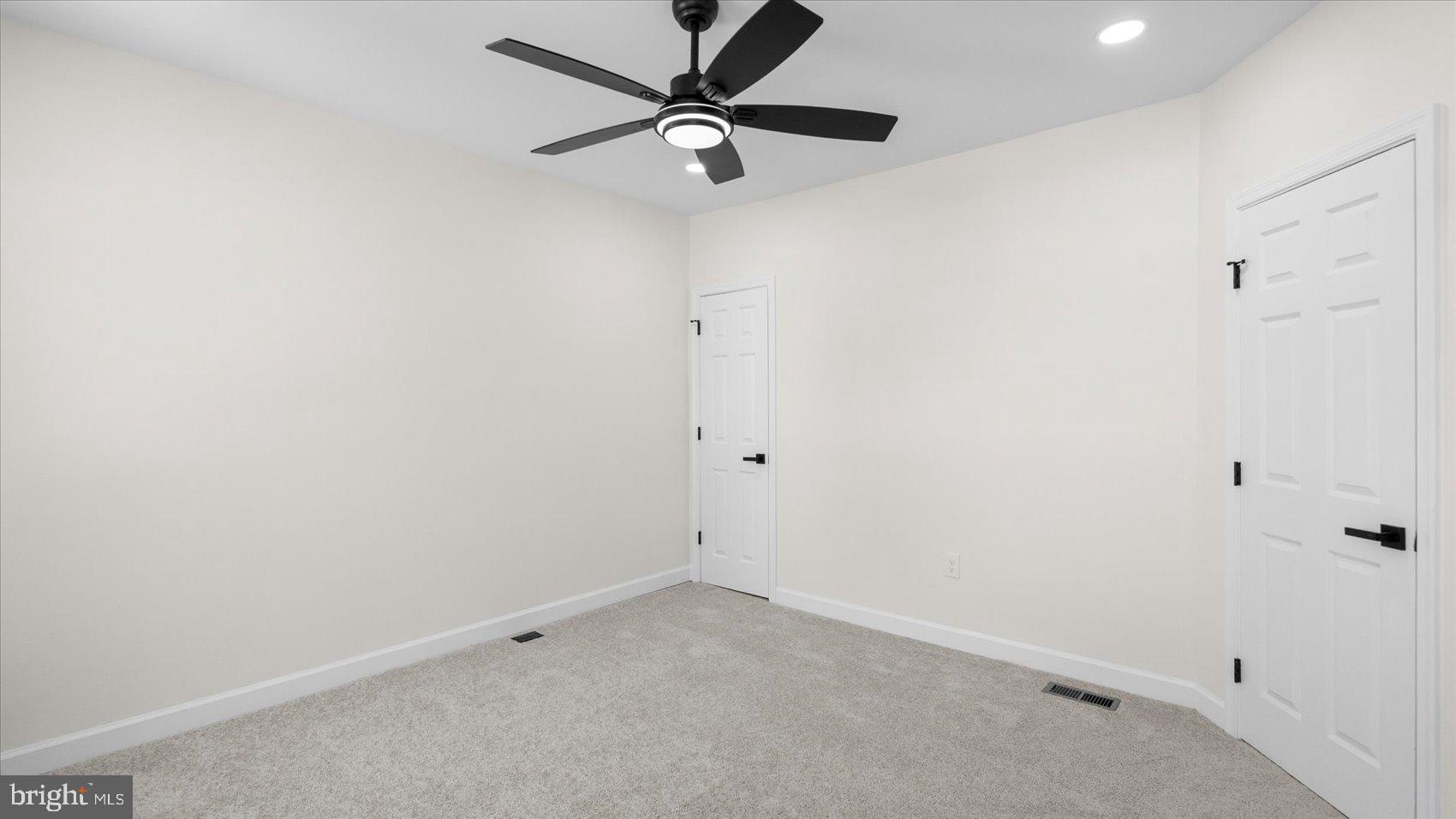 MONDAWMIN - Residential