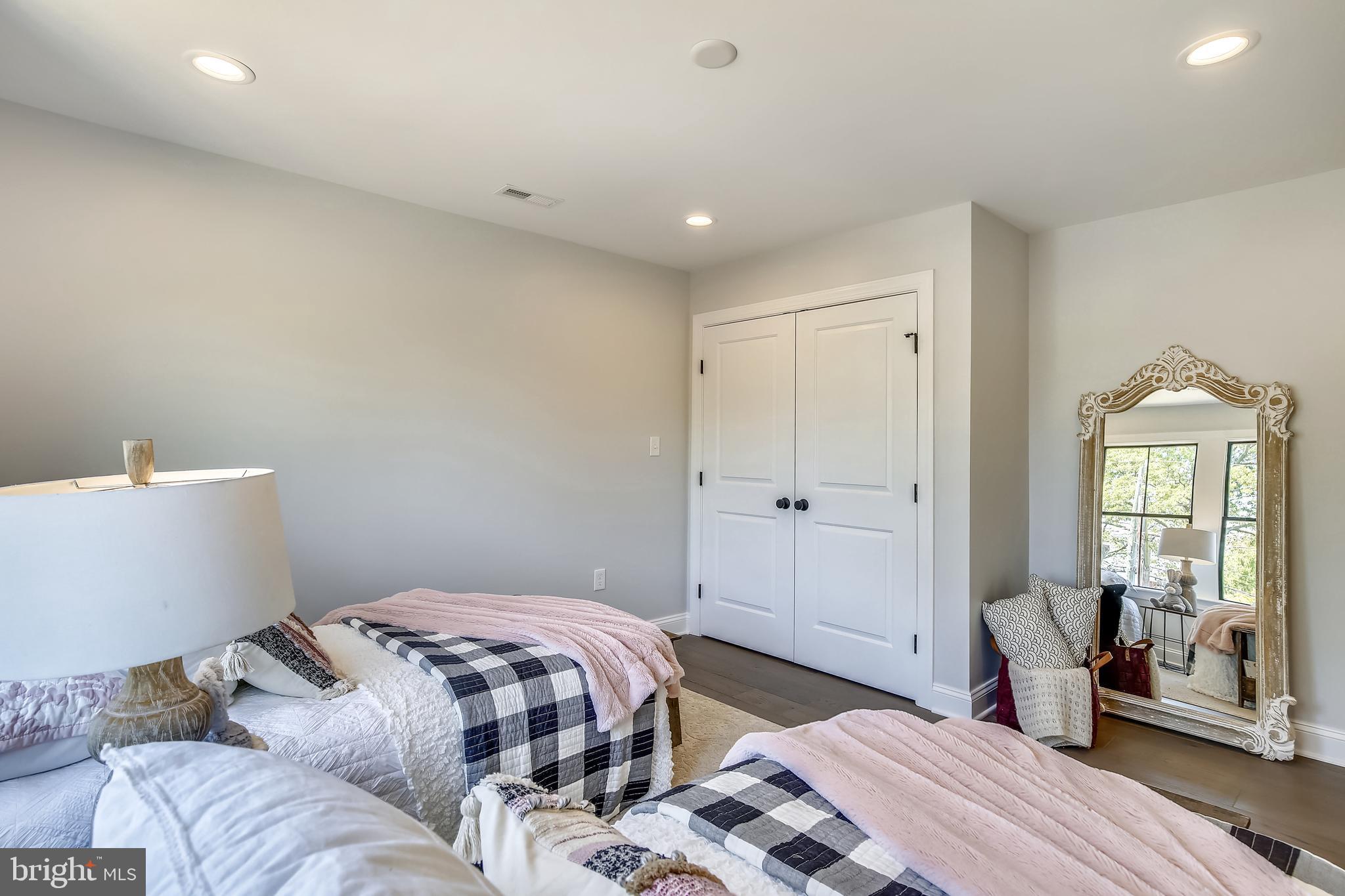 BRADDOCK HEIGHTS - Residential