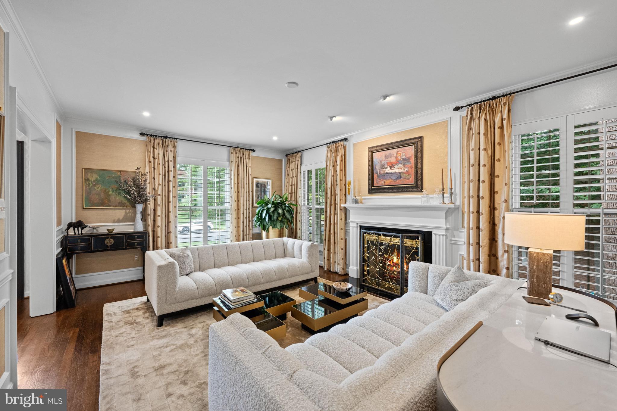 RIVER FALLS - Residential