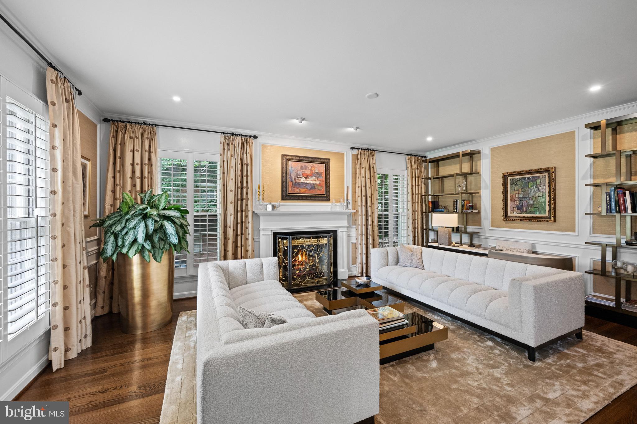 RIVER FALLS - Residential
