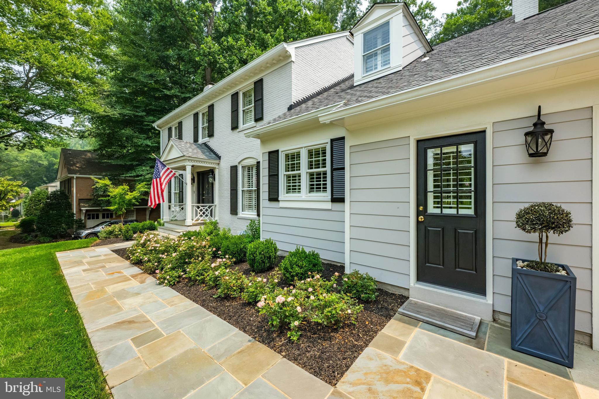 RIVER FALLS - Residential