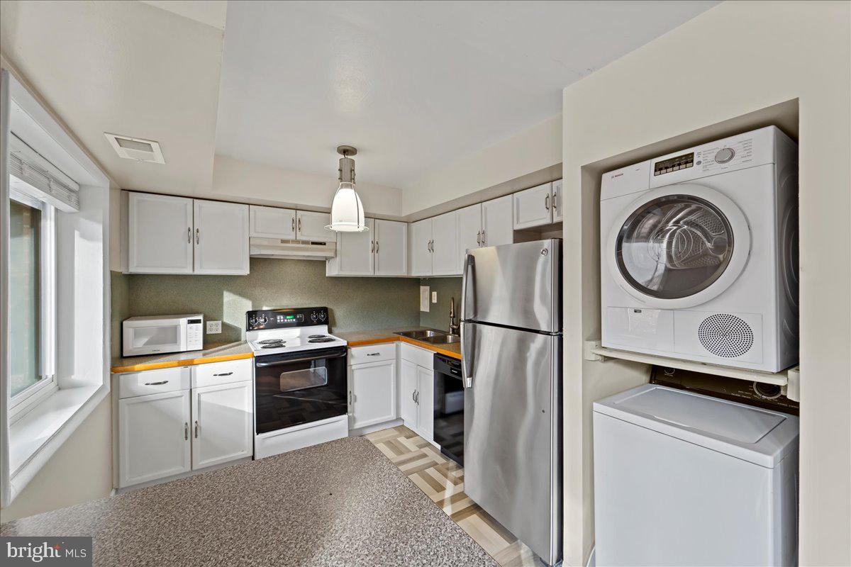 BOLLING BROOK - Residential Lease