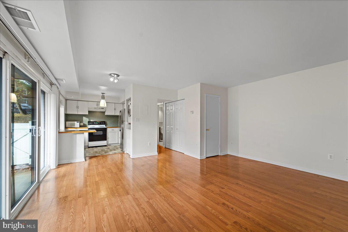 BOLLING BROOK - Residential Lease