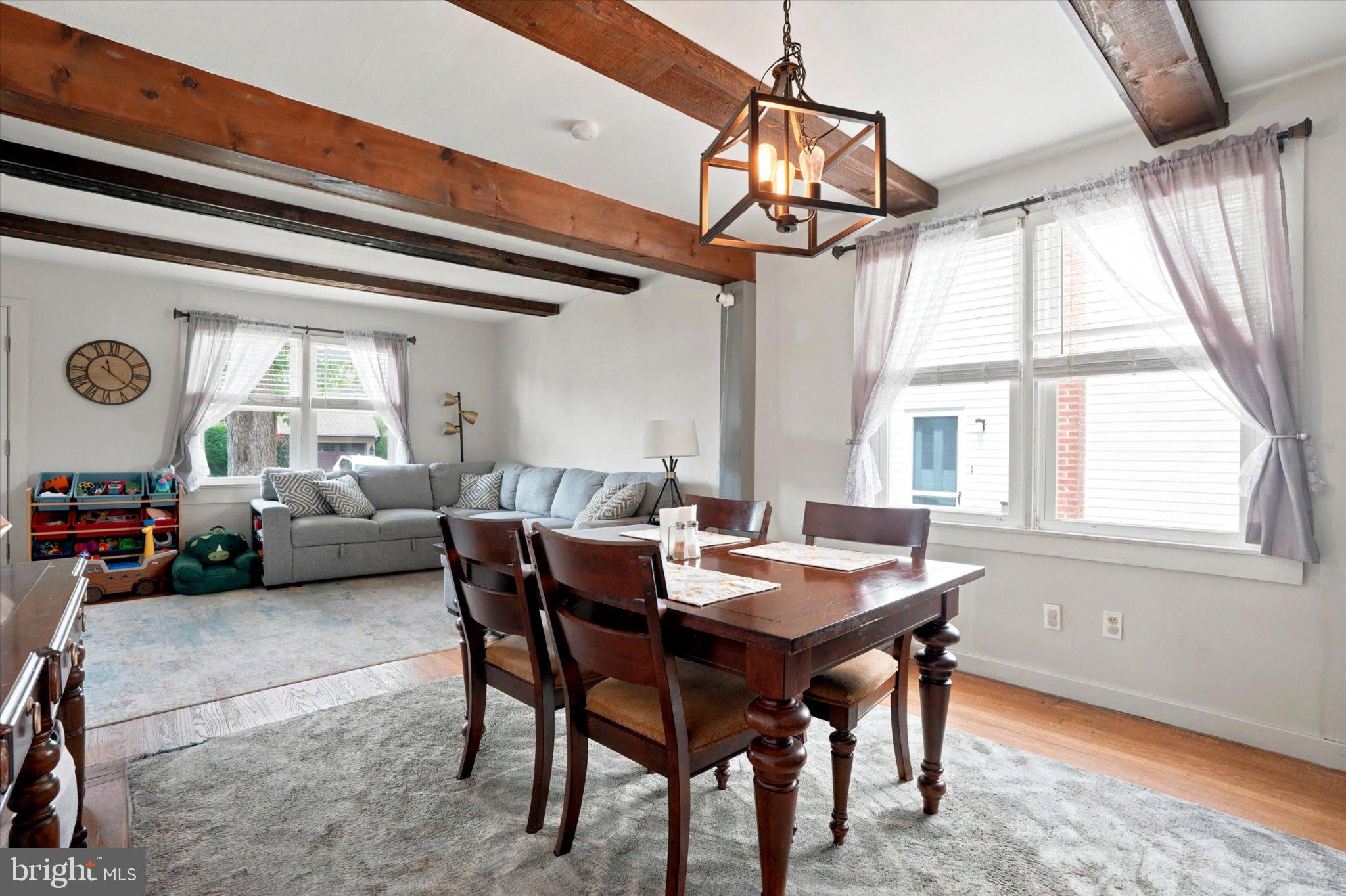 ROSLYN - Residential