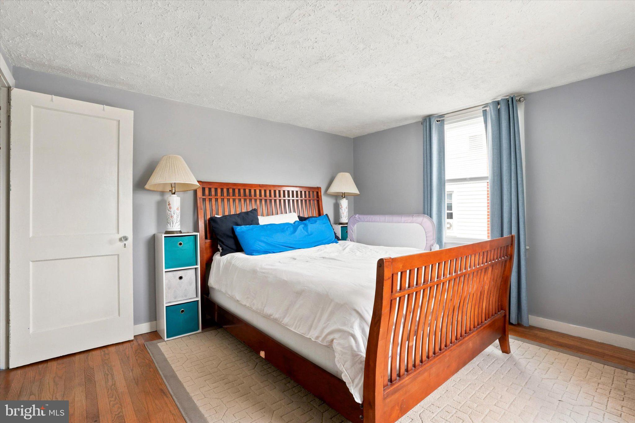 ROSLYN - Residential