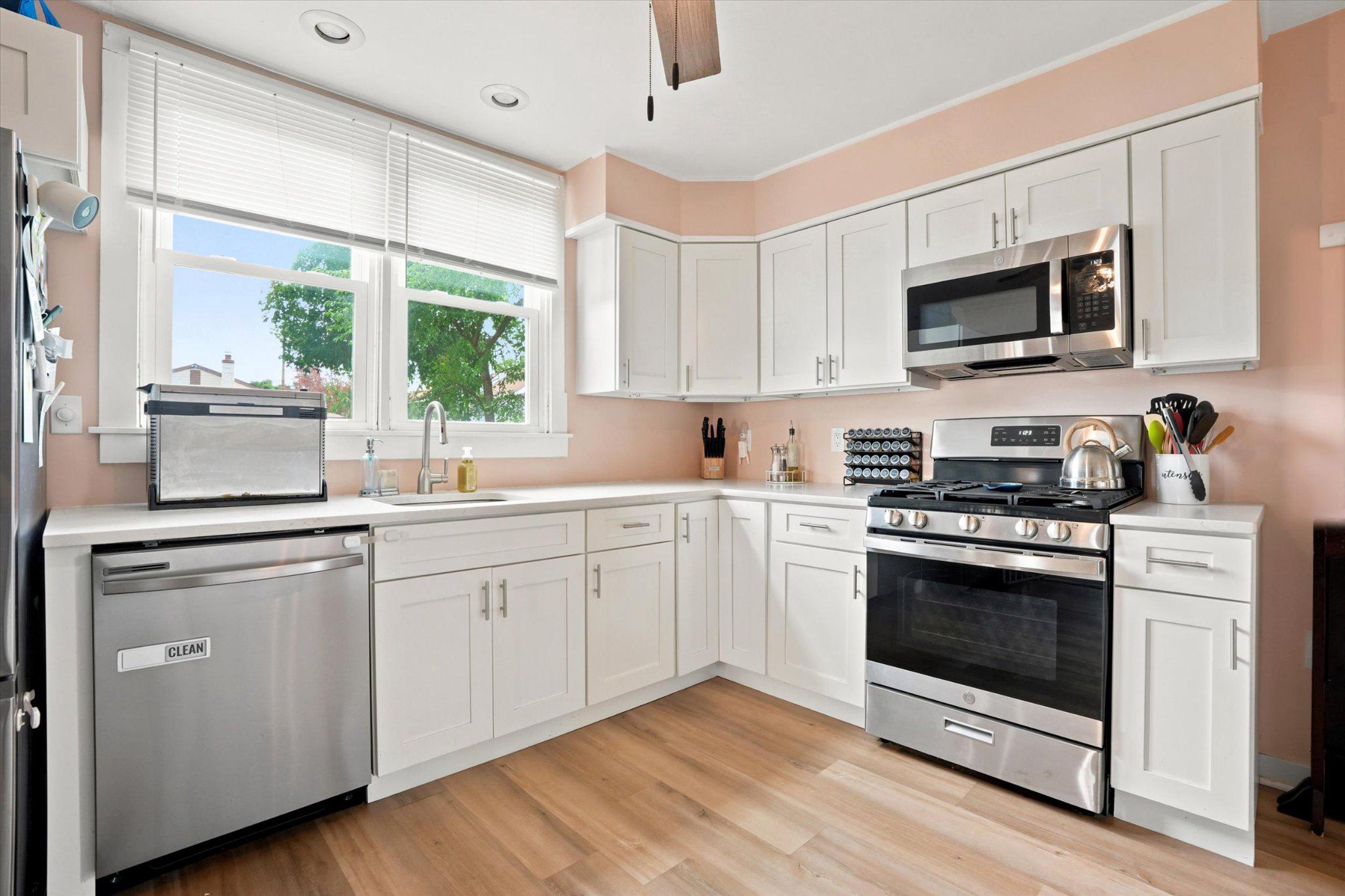ROSLYN - Residential