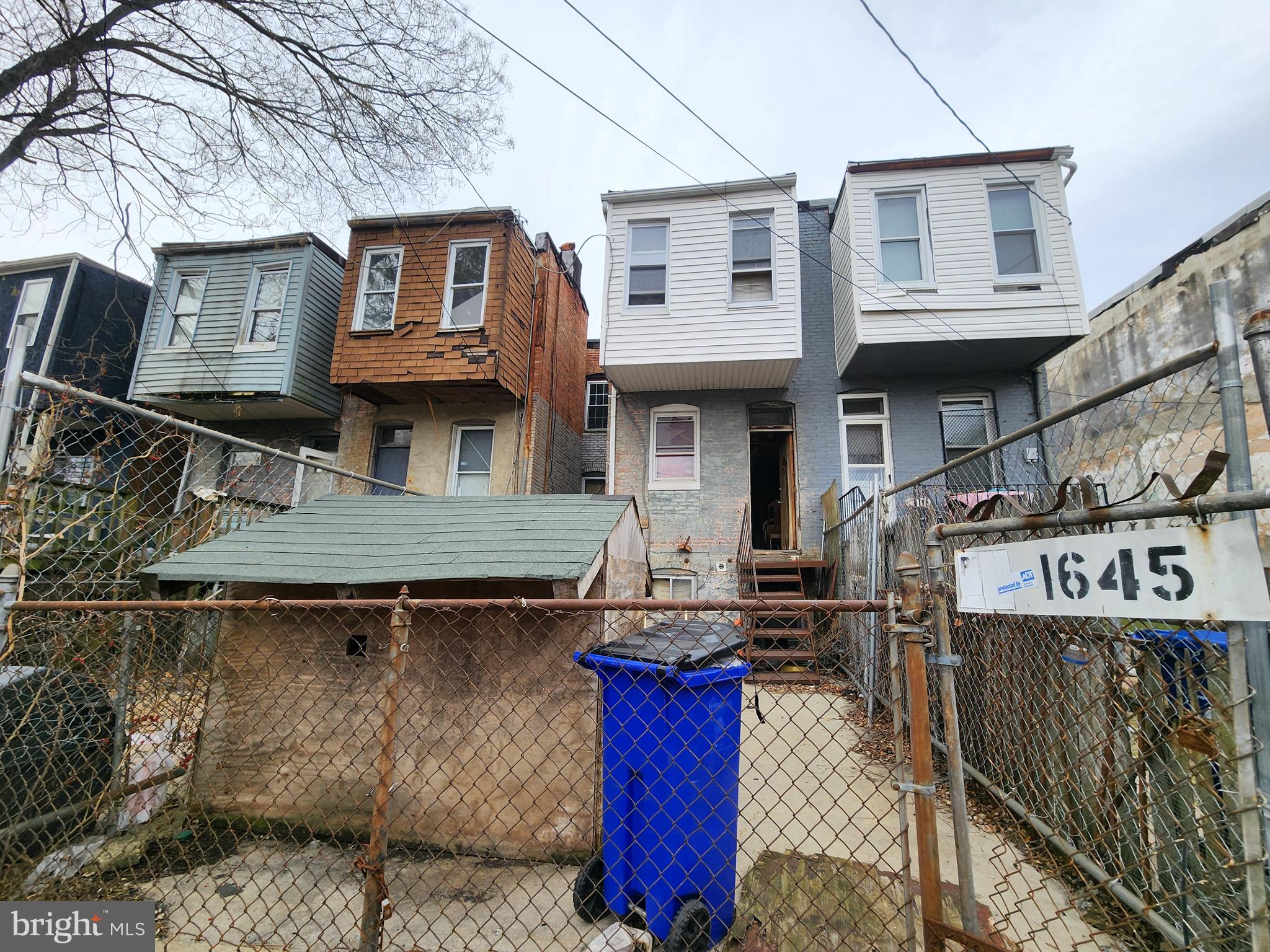 SANDTOWN-WINCHESTER - Residential
