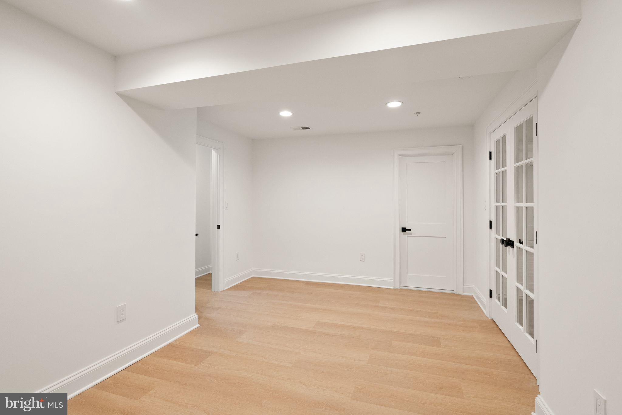 ROCK CREEK KNOLLS - Residential