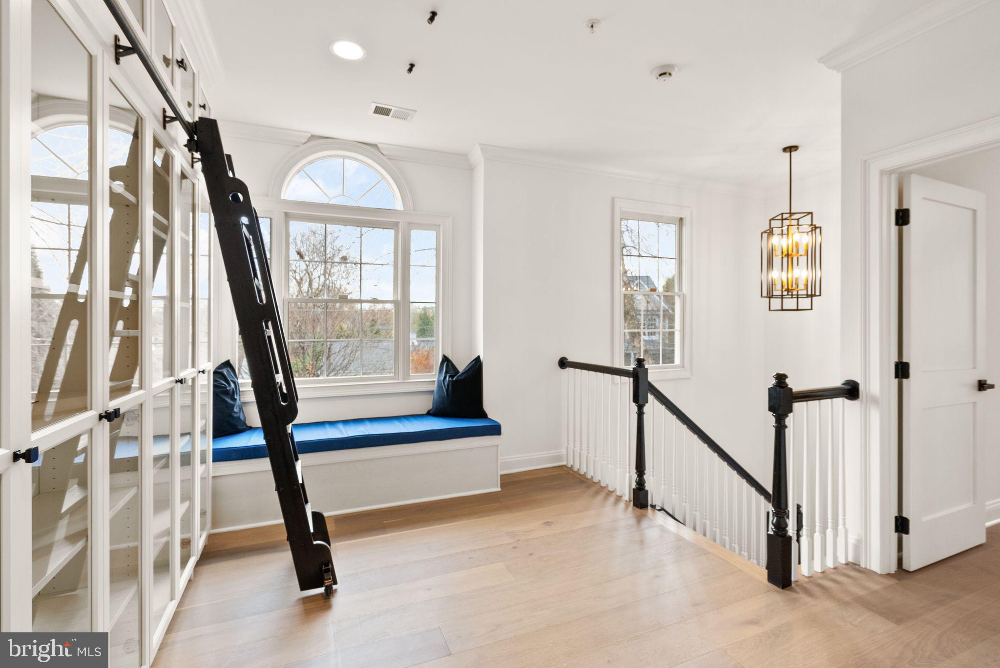 ROCK CREEK KNOLLS - Residential