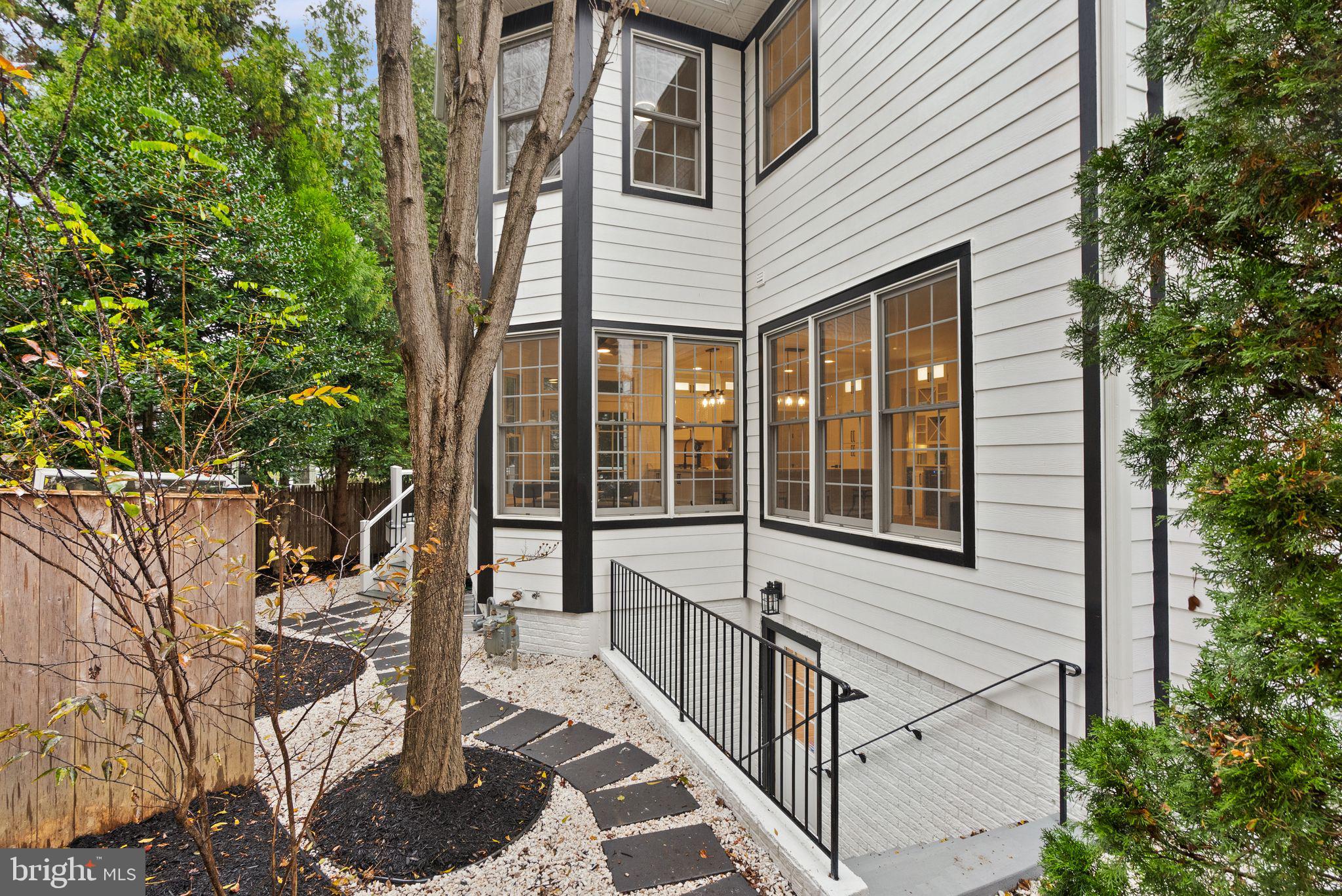 ROCK CREEK KNOLLS - Residential