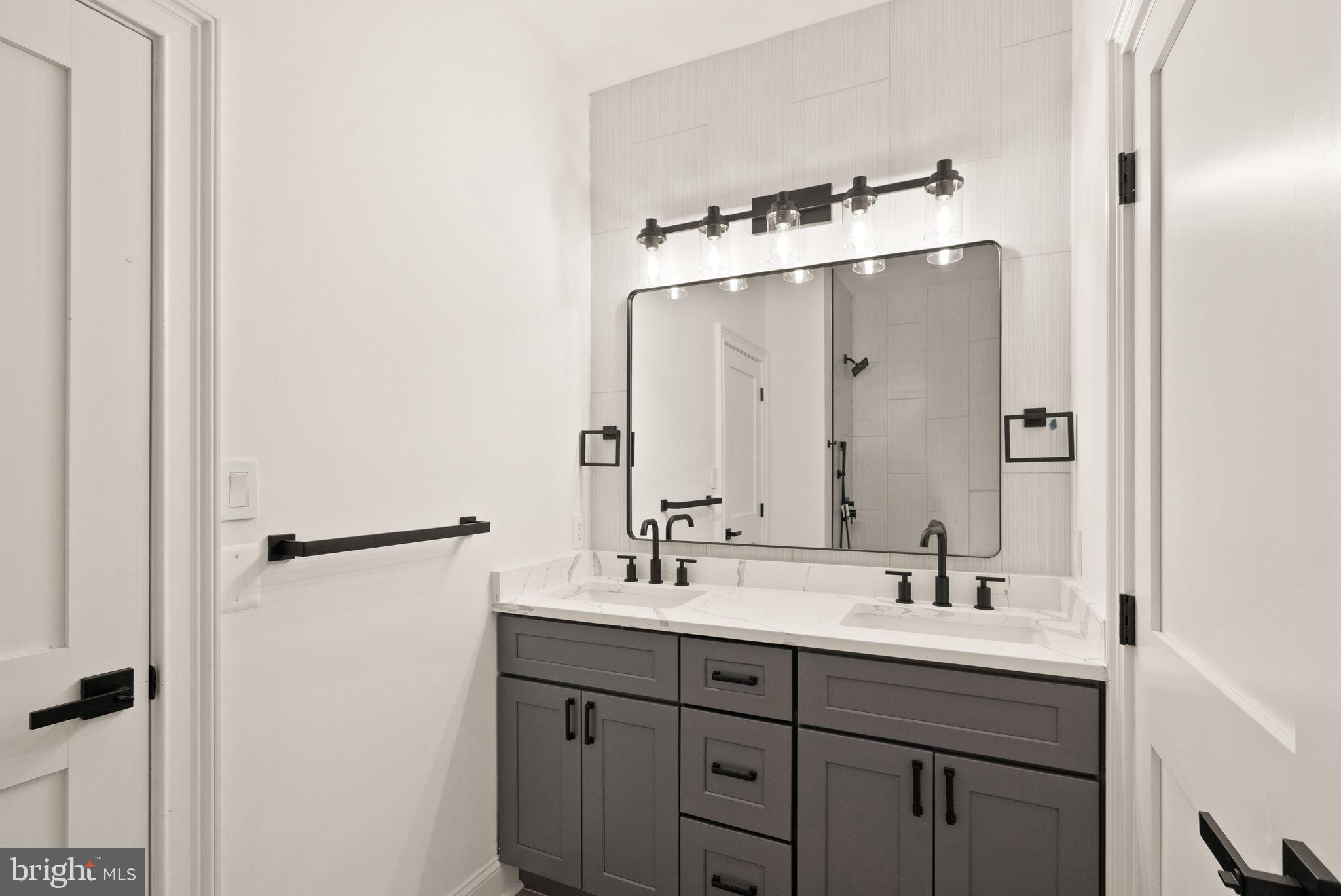 ROCK CREEK KNOLLS - Residential