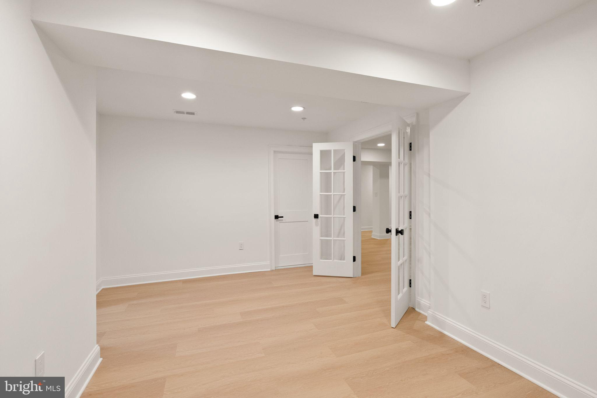 ROCK CREEK KNOLLS - Residential