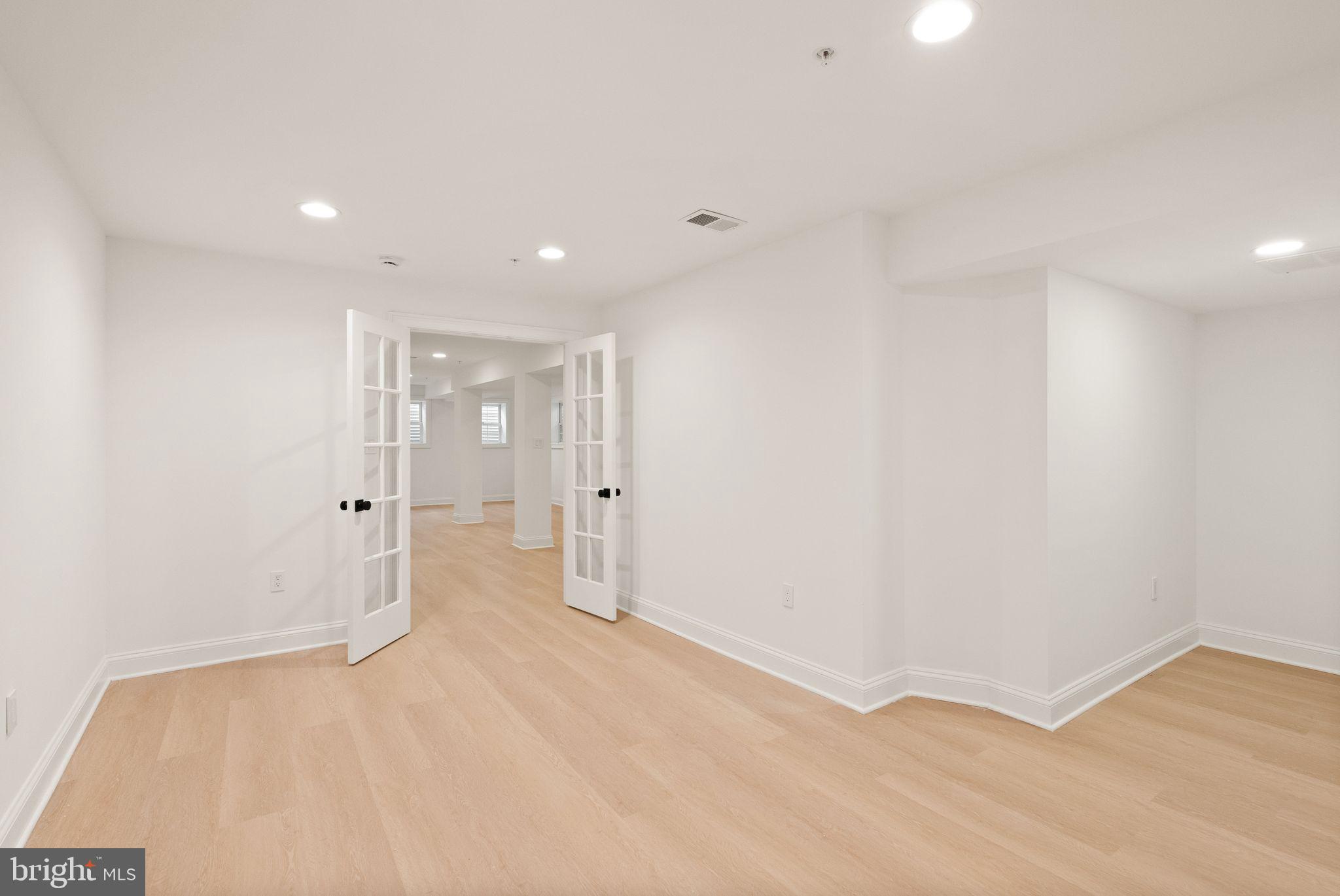 ROCK CREEK KNOLLS - Residential