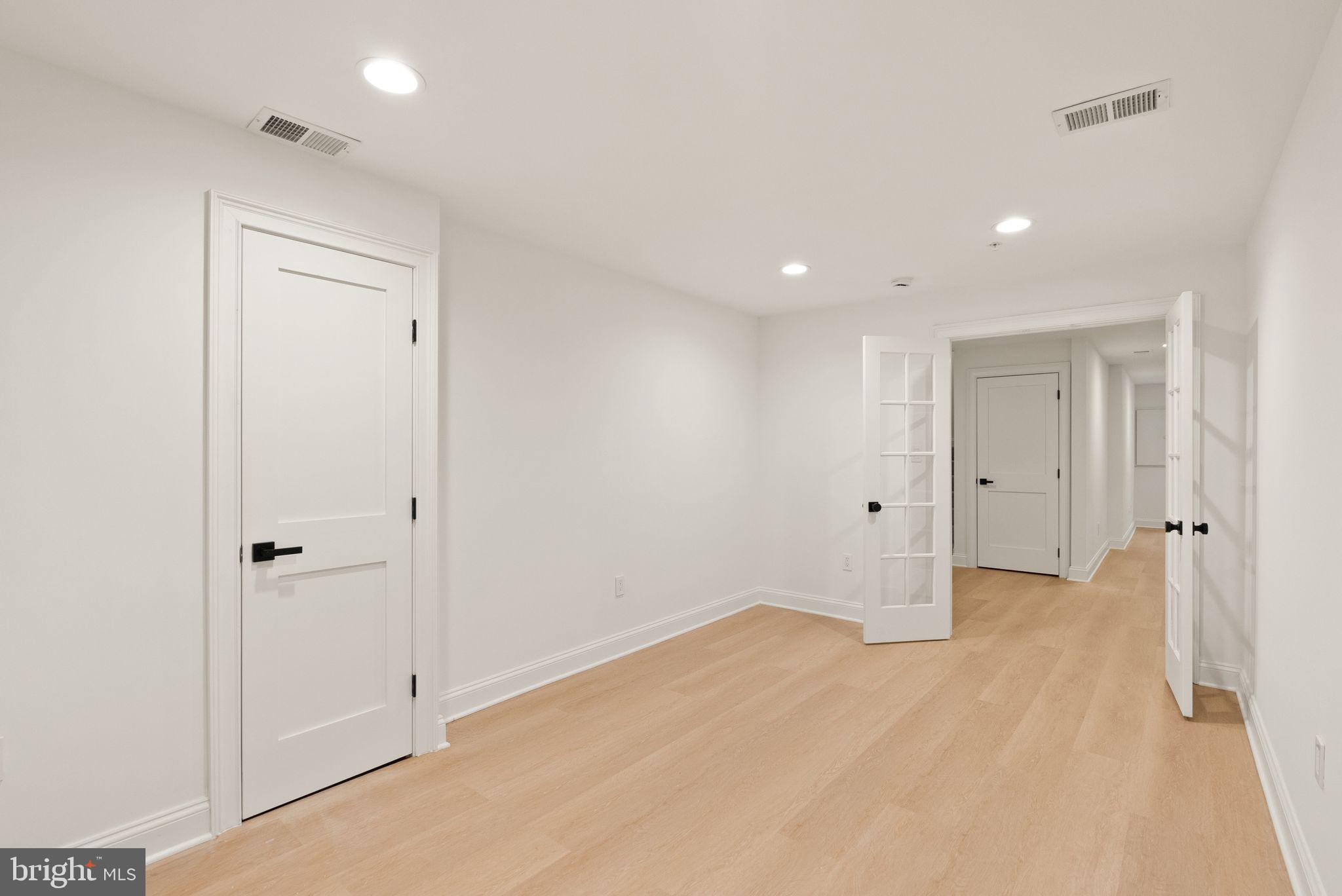 ROCK CREEK KNOLLS - Residential