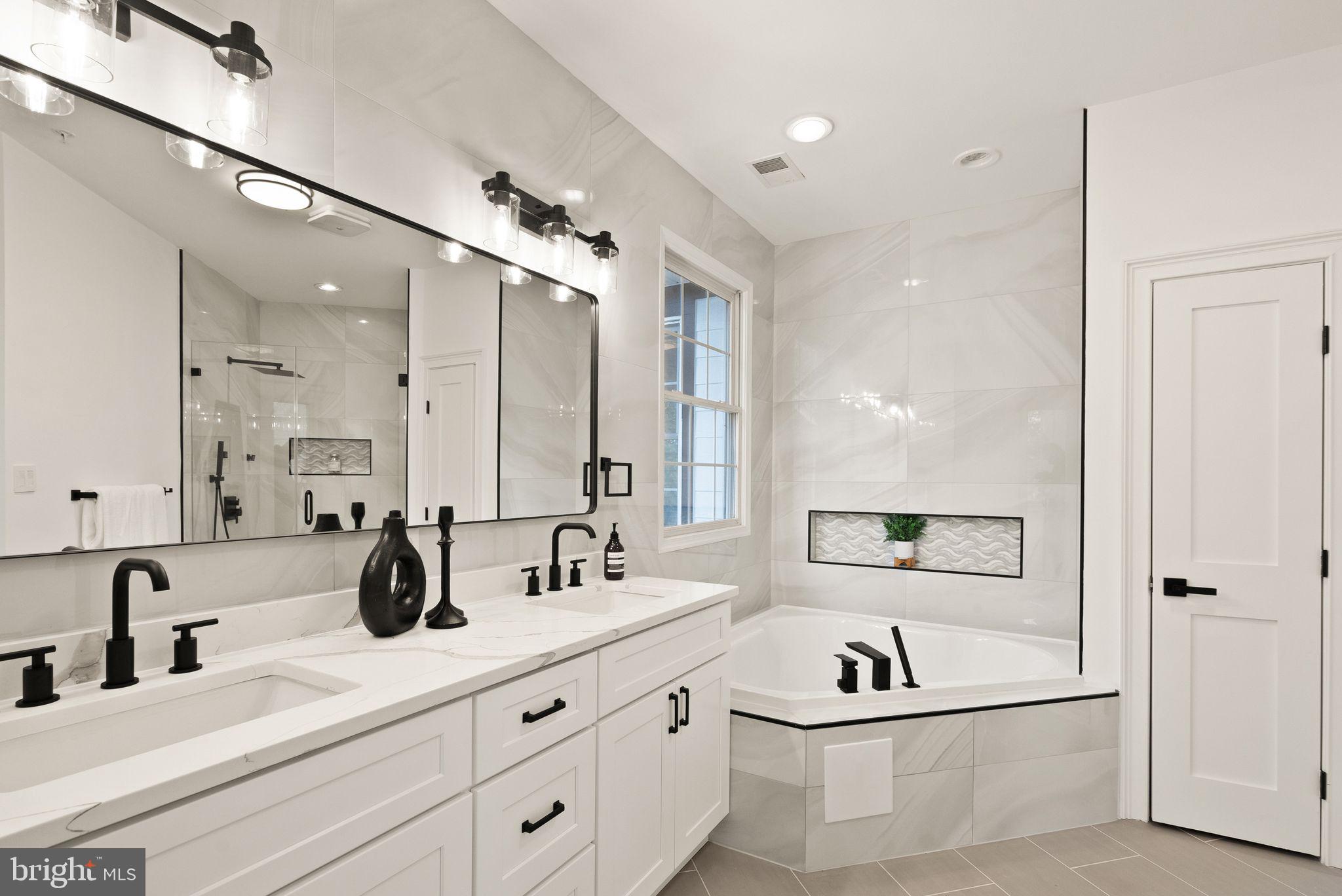 ROCK CREEK KNOLLS - Residential