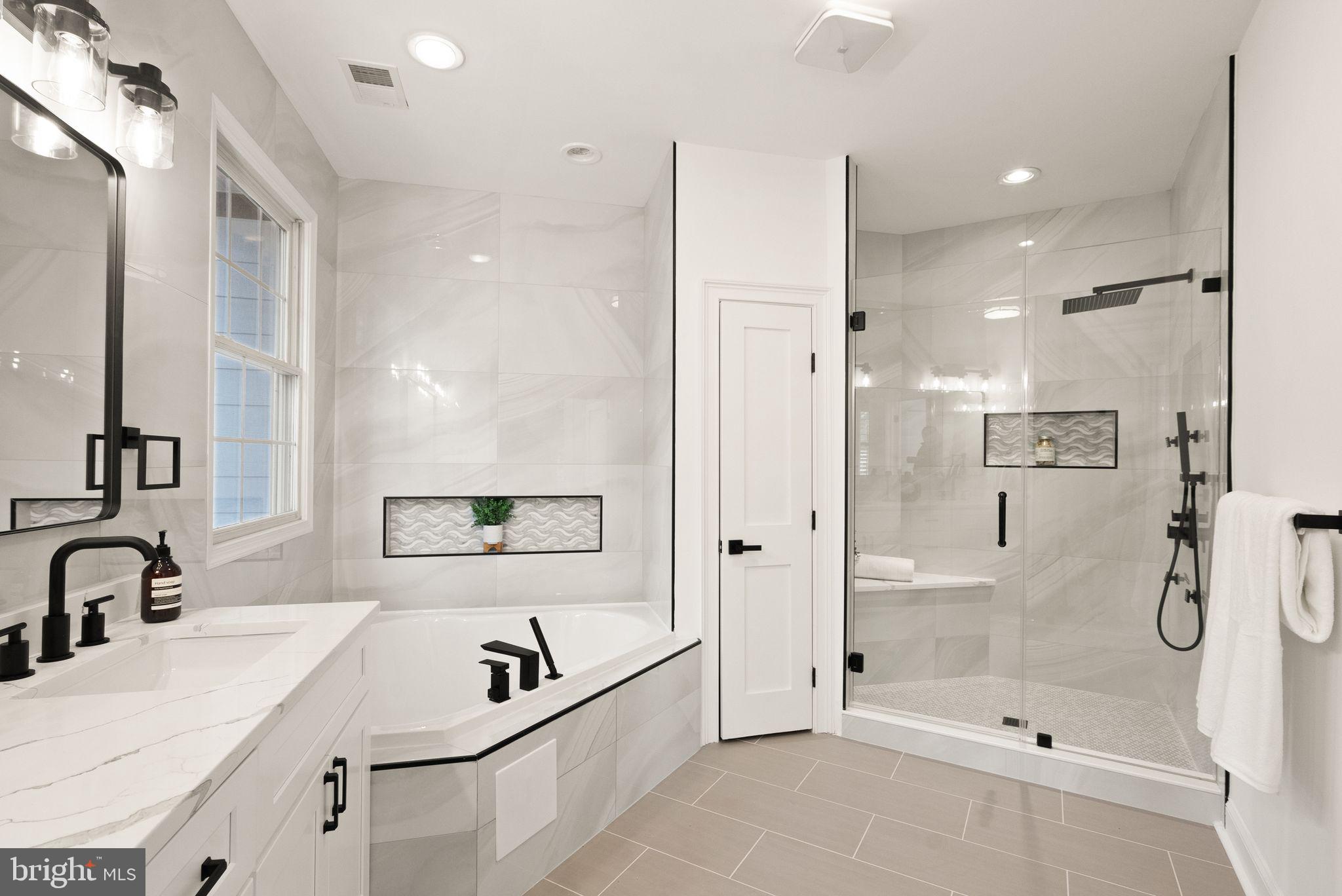 ROCK CREEK KNOLLS - Residential
