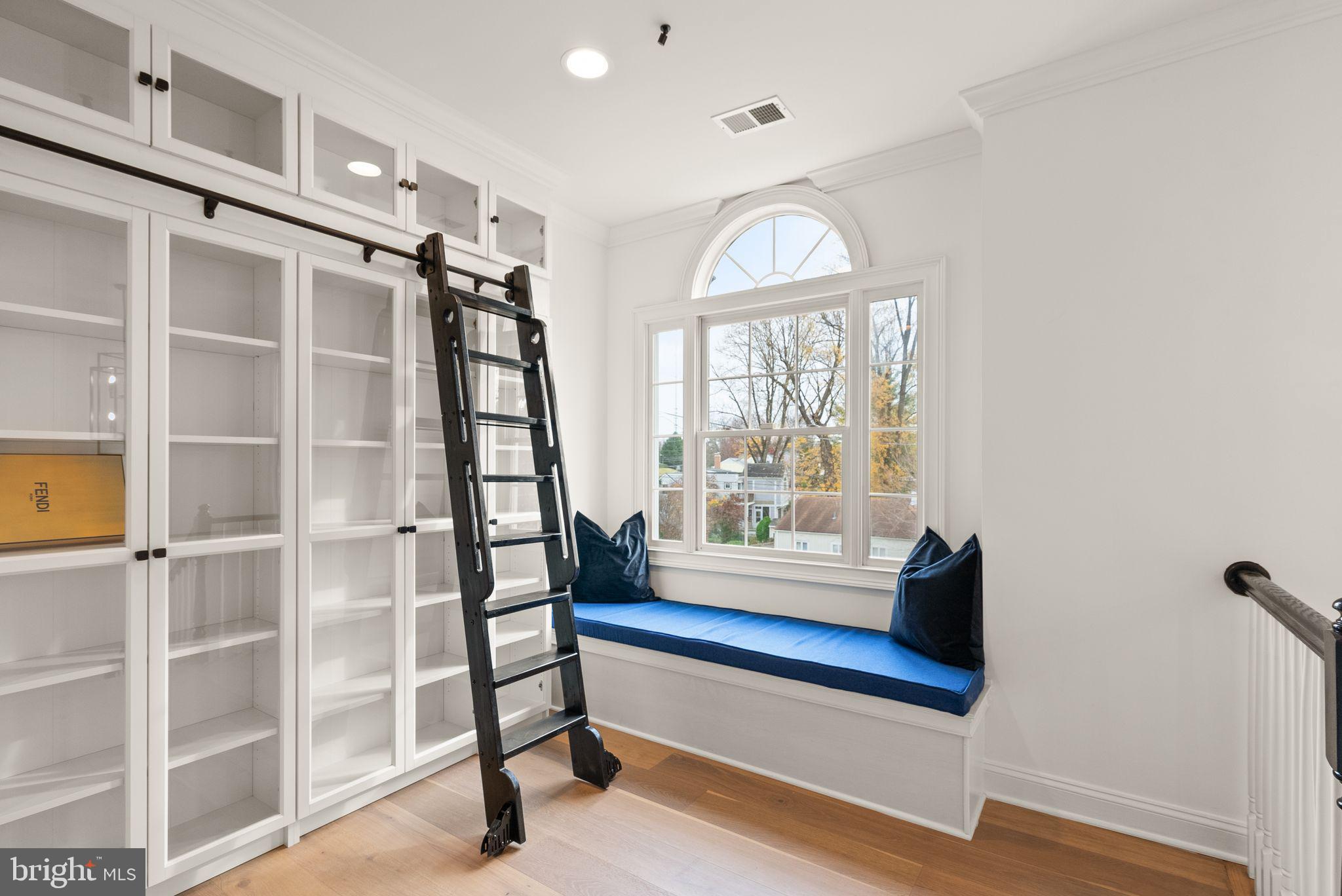ROCK CREEK KNOLLS - Residential