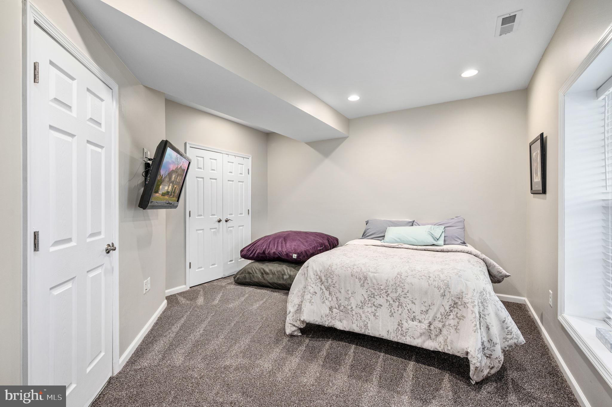 HILLS OF AQUIA - Residential