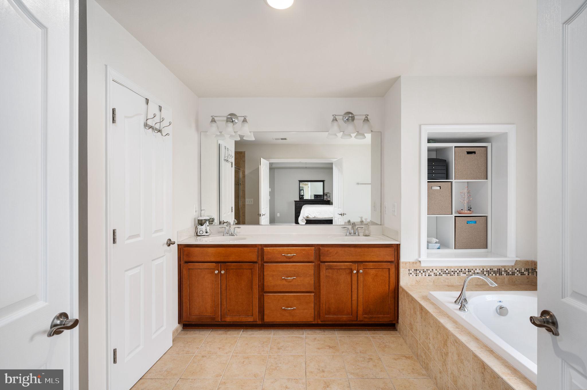 HILLS OF AQUIA - Residential