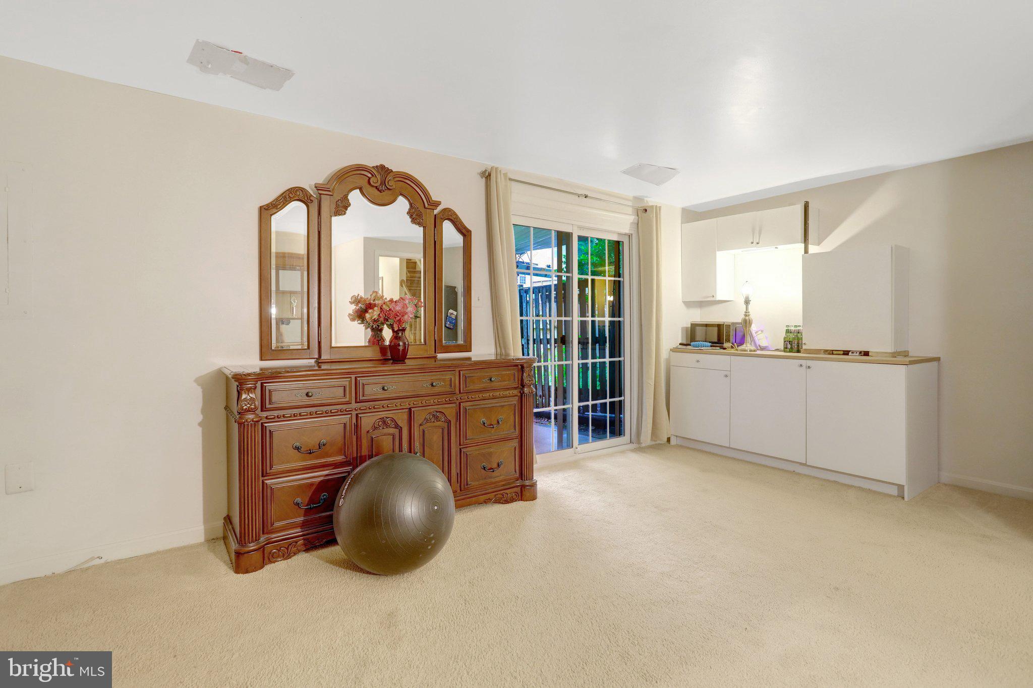 RUNNYMEADE - Residential