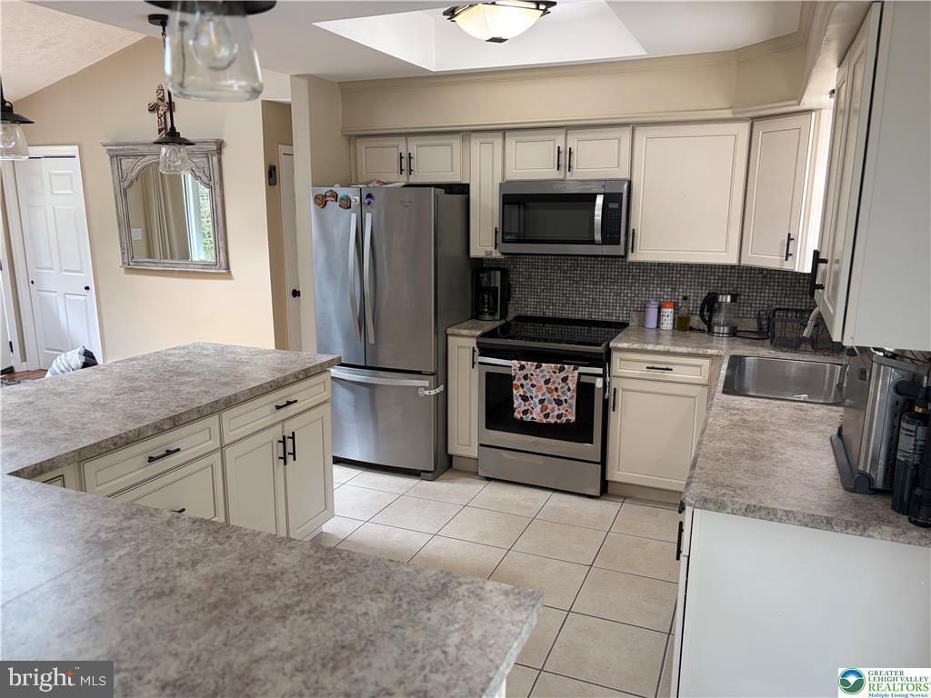 POCONO FARMS - Residential