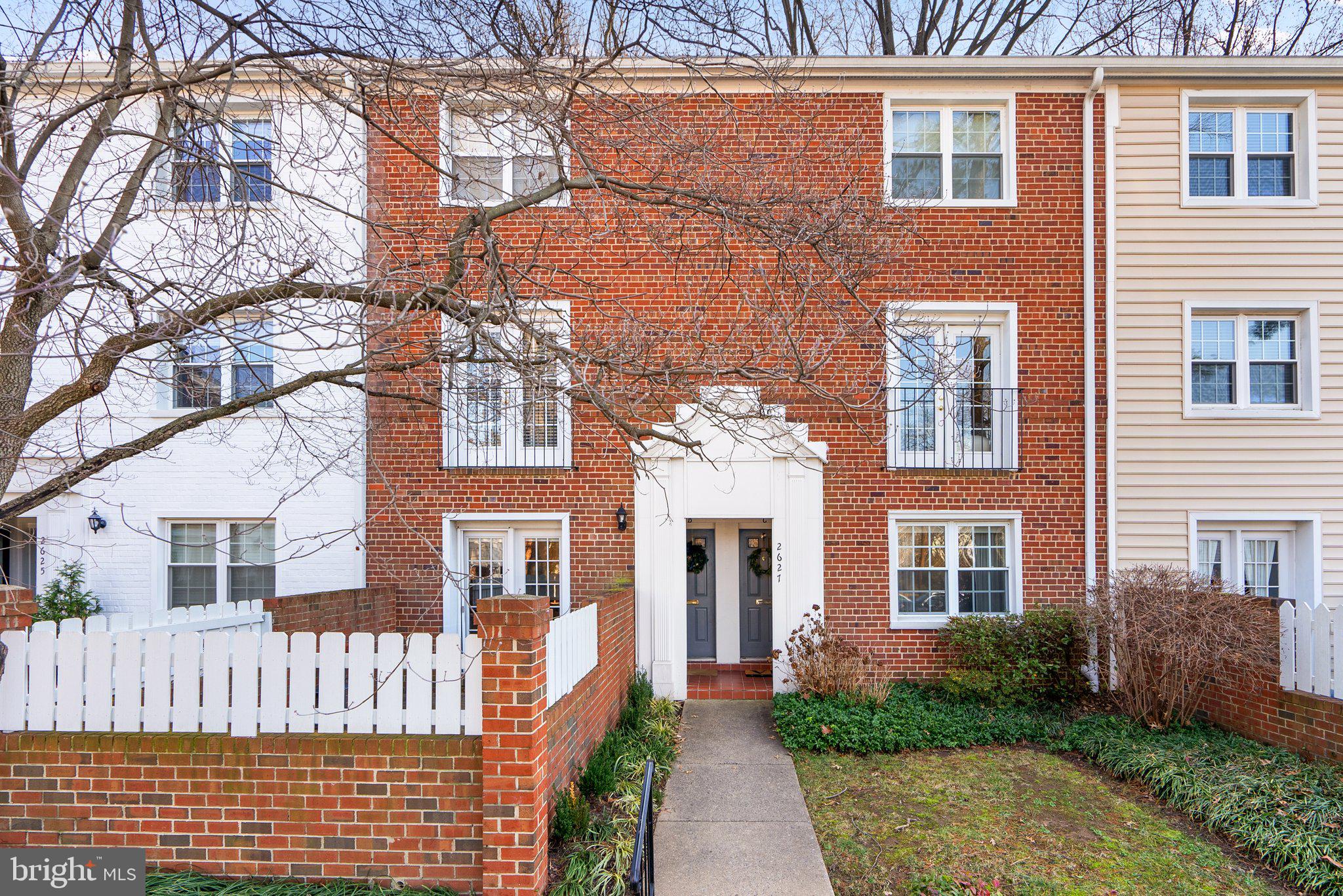 ** SUNDAY OPEN HOUSE CANCELLED. Seller has accepted an offer** Welcome home to this conveniently-located, one-level brick condo in The Arlington! Walk into a welcoming living room that connects to a breakfast nook and updated galley kitchen with beautiful black granite countertops. Newly-updated Whirlpool dishwasher (2022) and a double sink. The hallway, with a coat closet and tucked away washer/dryer, leads to two bedrooms, each with ample closet space. Bathroom has a tub shower. Enjoy hardwood floors throughout the freshly-painted home and a cute private fenced-in patio out front! The back of the home faces a wooded area. Parking is easy with two spaces included, plus an option to purchase a guest pass for $100 per year. HVAC is 2018.
Community amenities include two outdoor pools & tennis courts! Great location near multiple parks and walking trails, the shops and restaurants at The Village at Shirlington, and I-395 with easy access to North Arlington, DC, and Old Town.