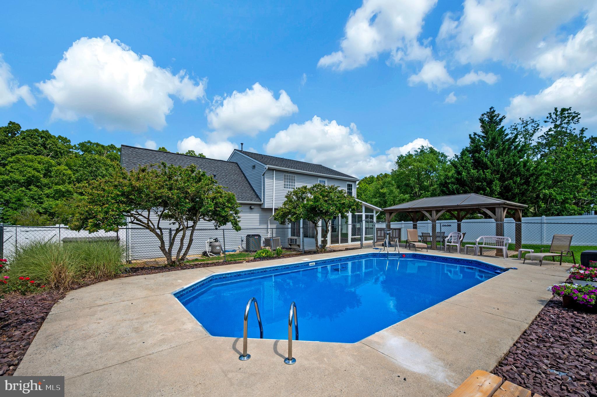 CEDAR RIDGE - Residential