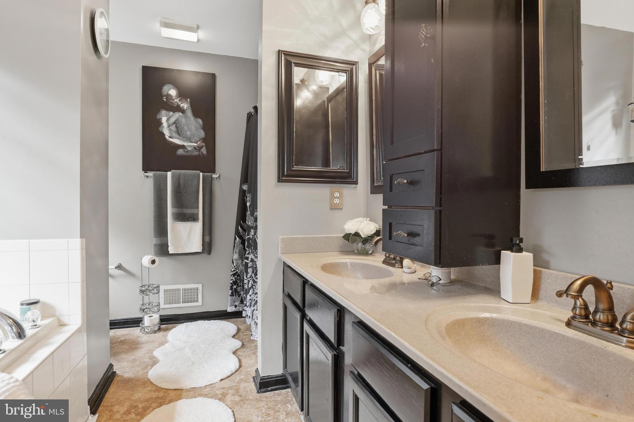 KNOTTS LANDING - Residential