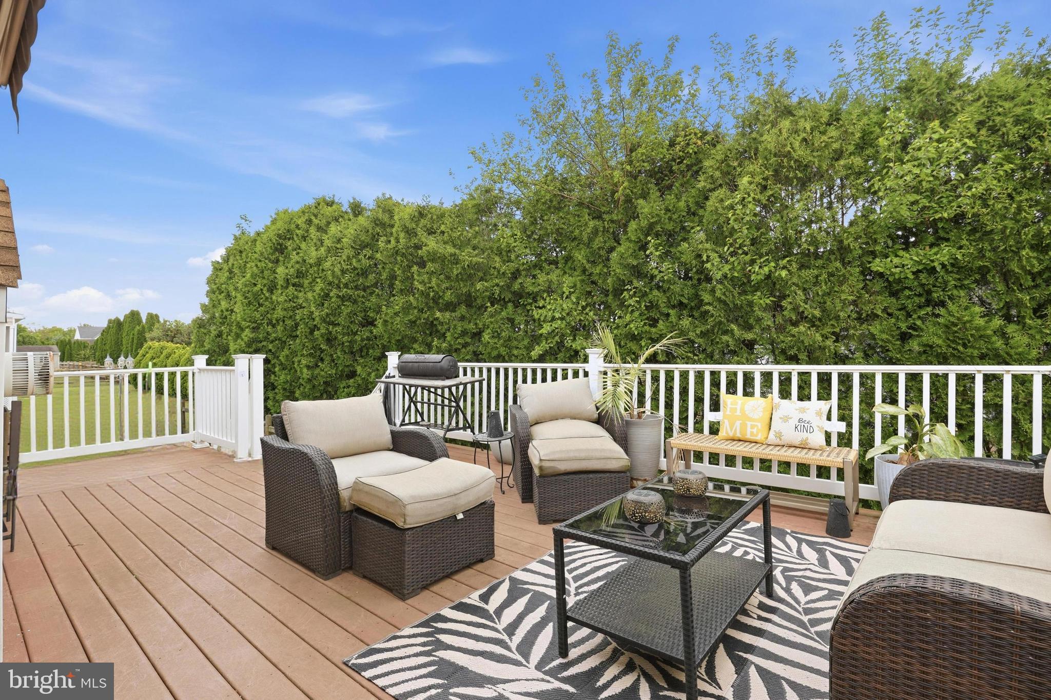 KNOTTS LANDING - Residential