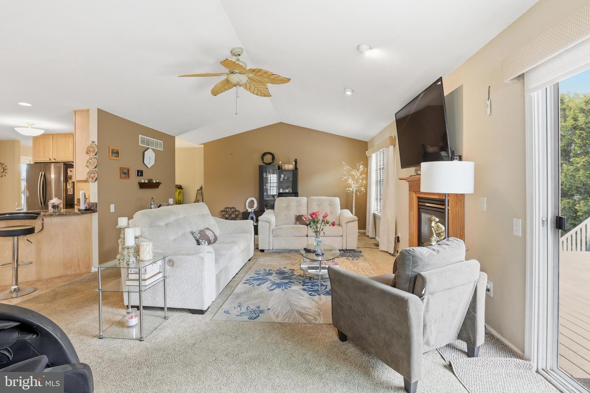 KNOTTS LANDING - Residential