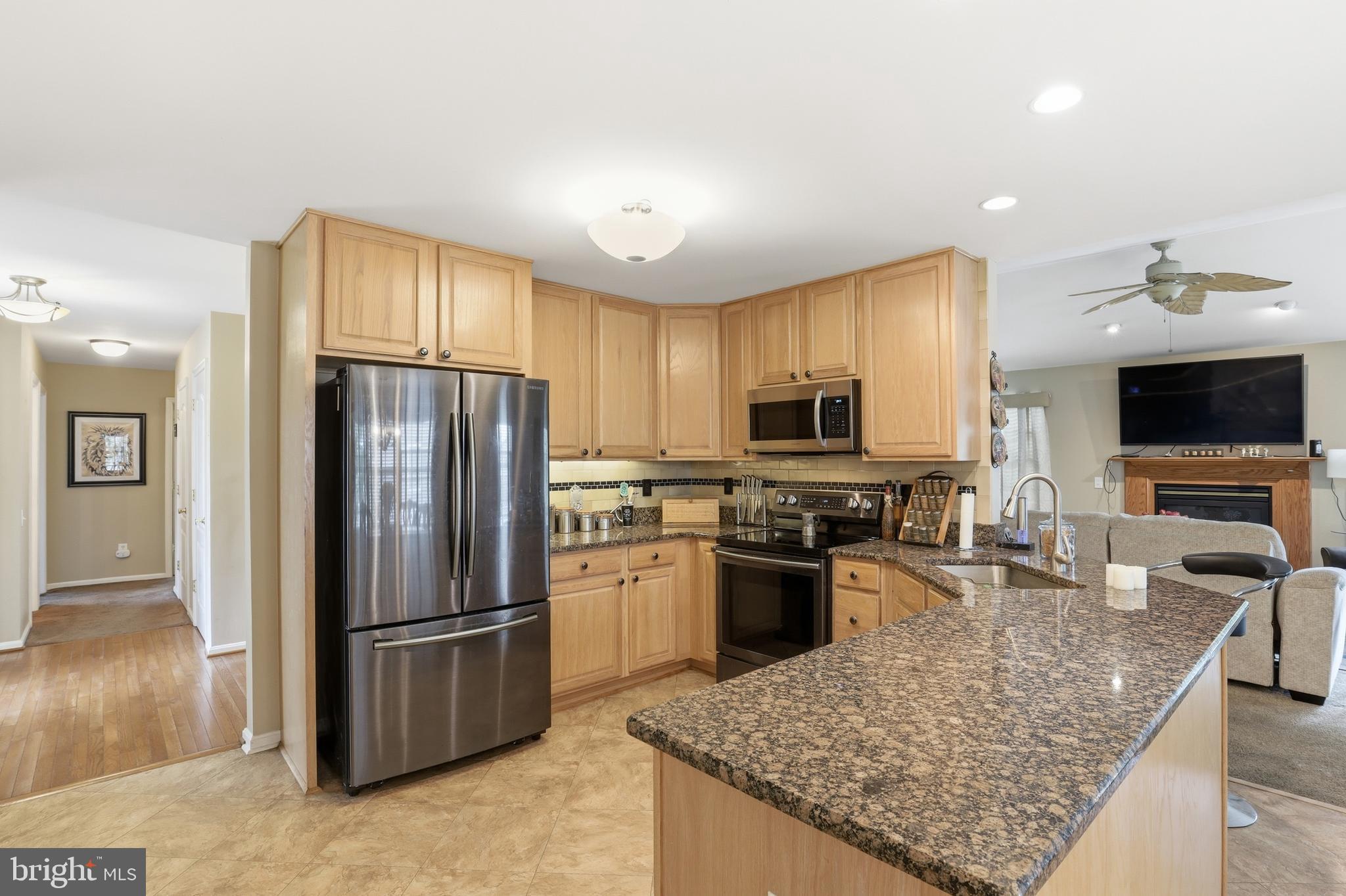 KNOTTS LANDING - Residential