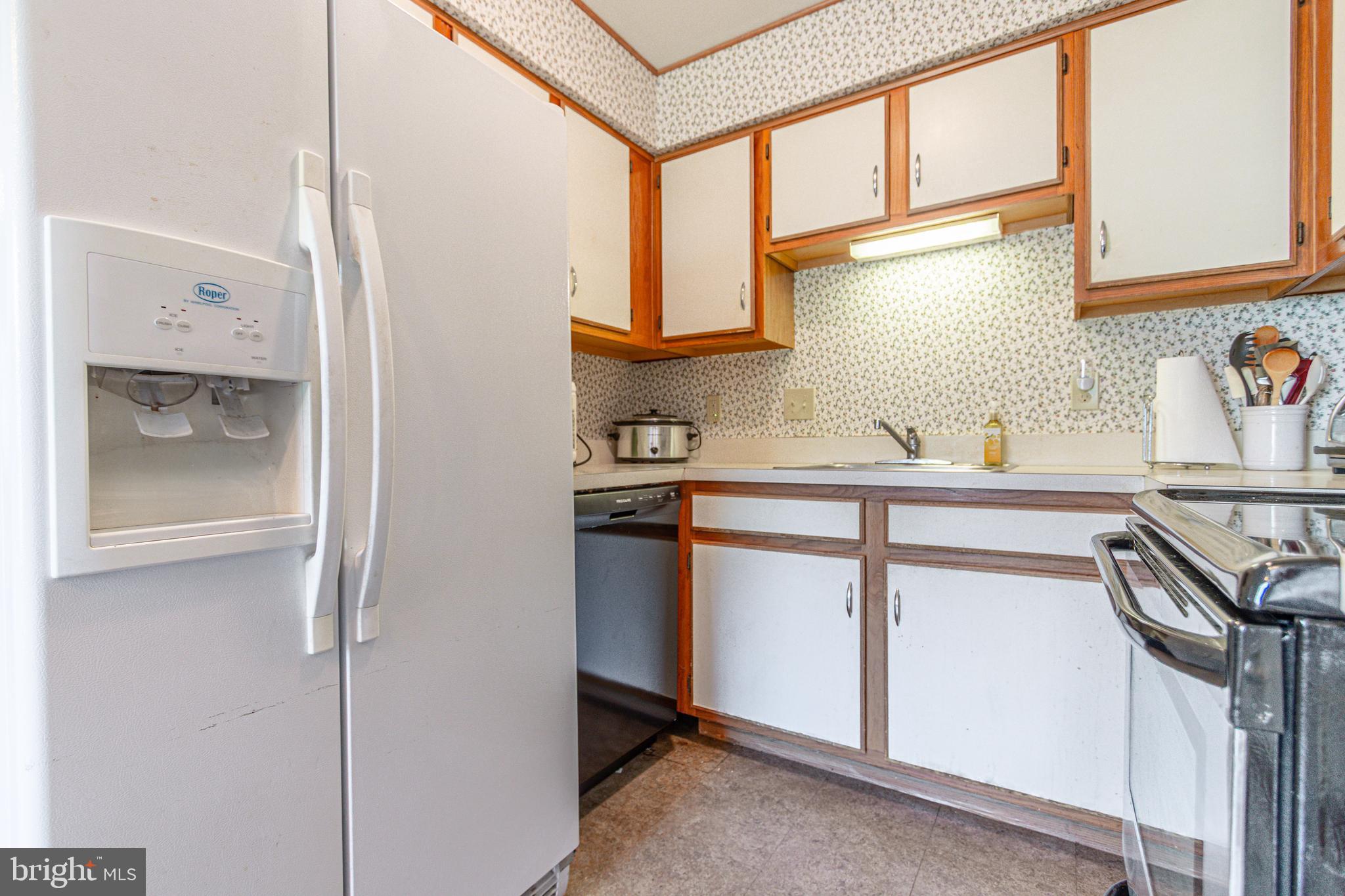PARKSIDE TOWNHOMES - Residential
