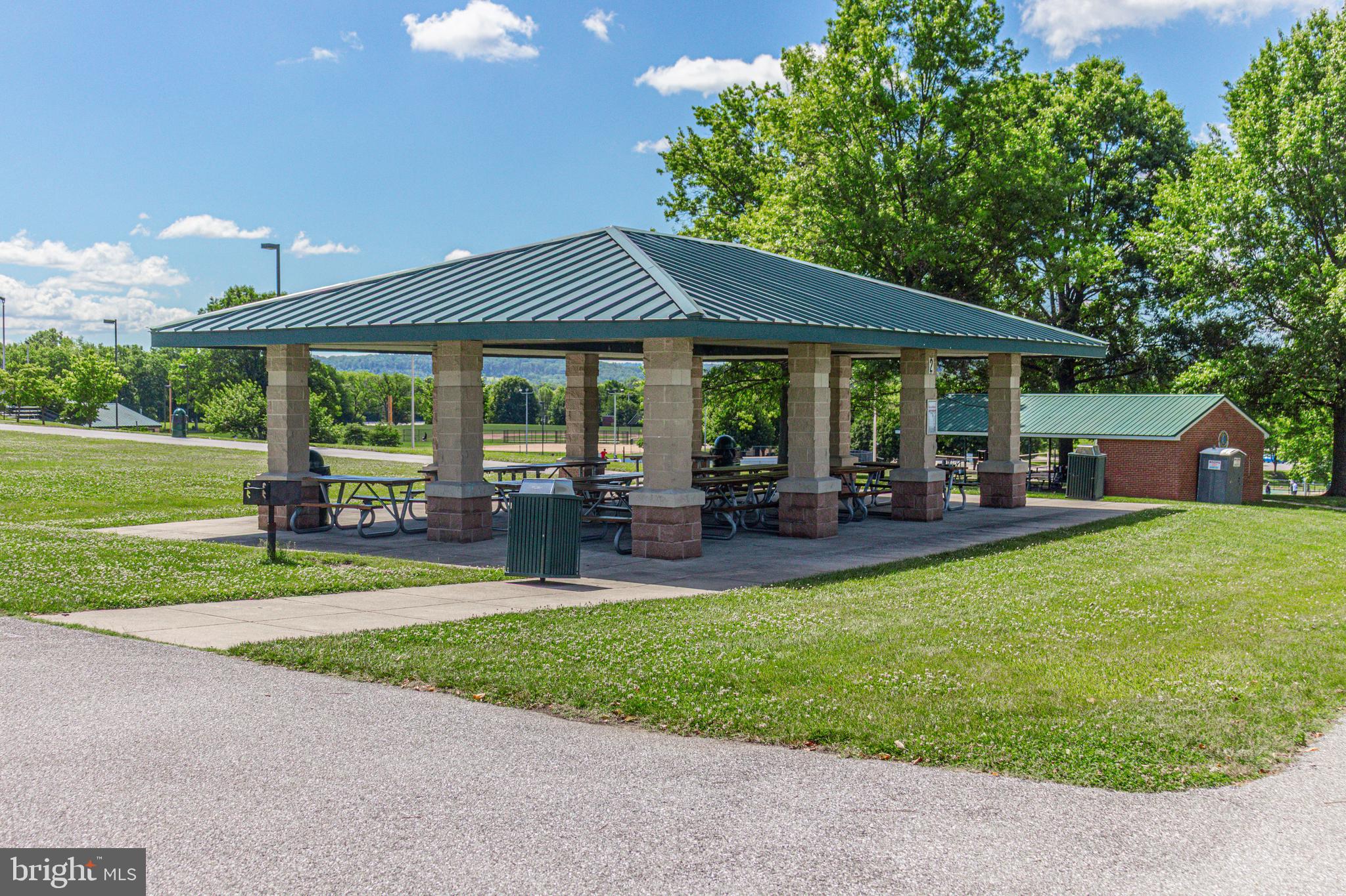 PARKSIDE TOWNHOMES - Residential