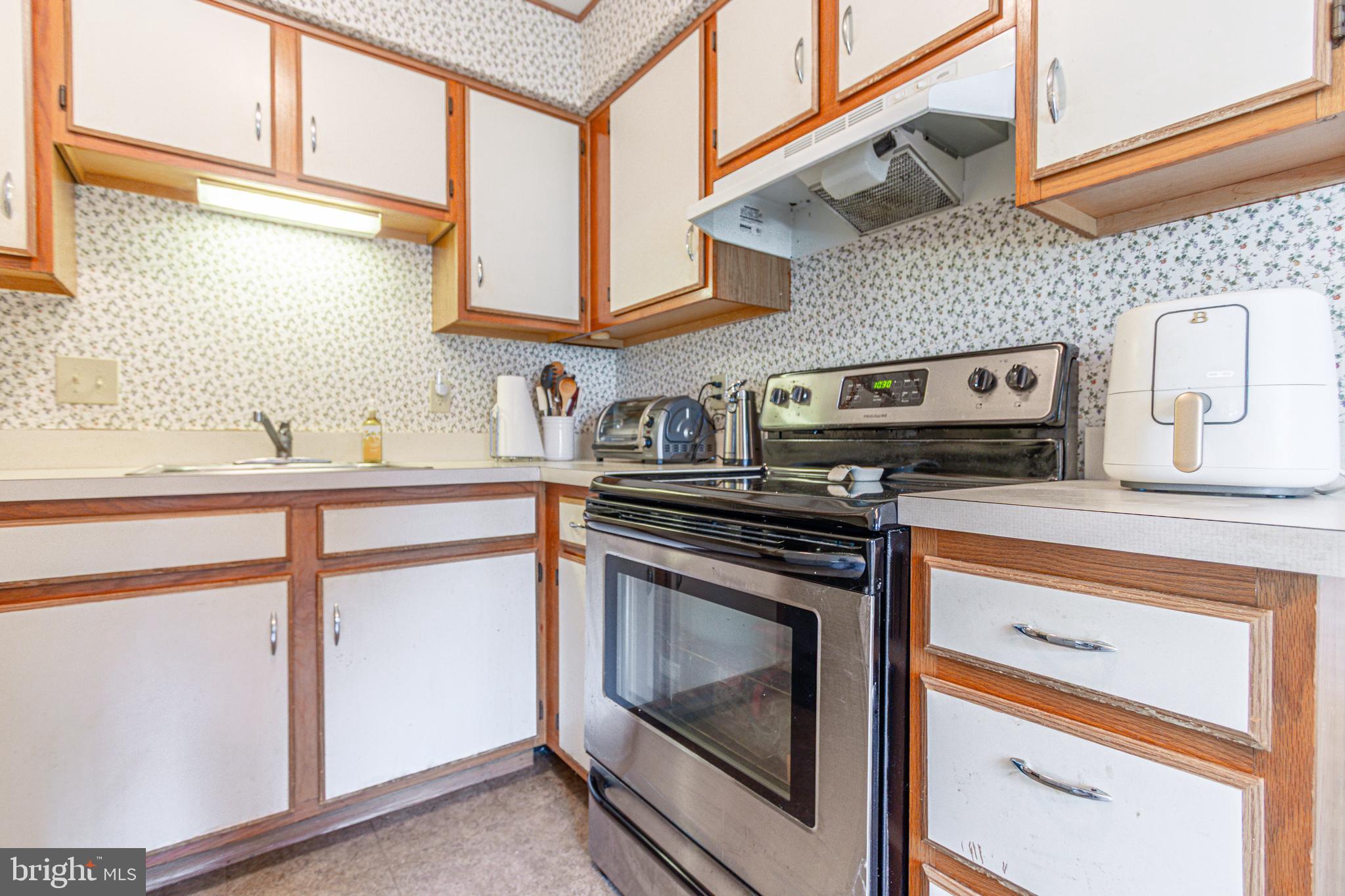 PARKSIDE TOWNHOMES - Residential