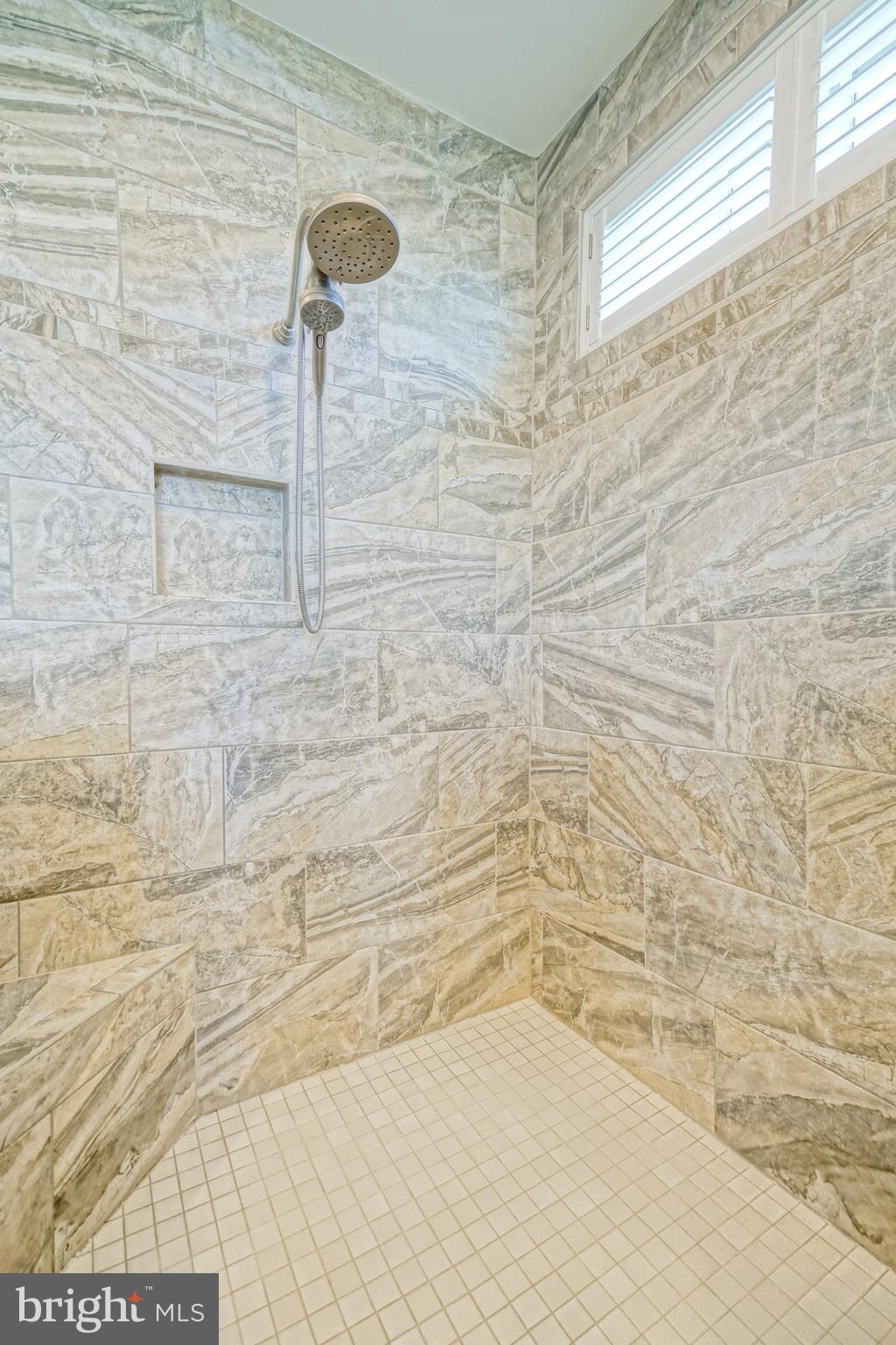 SHOWFIELD - Residential