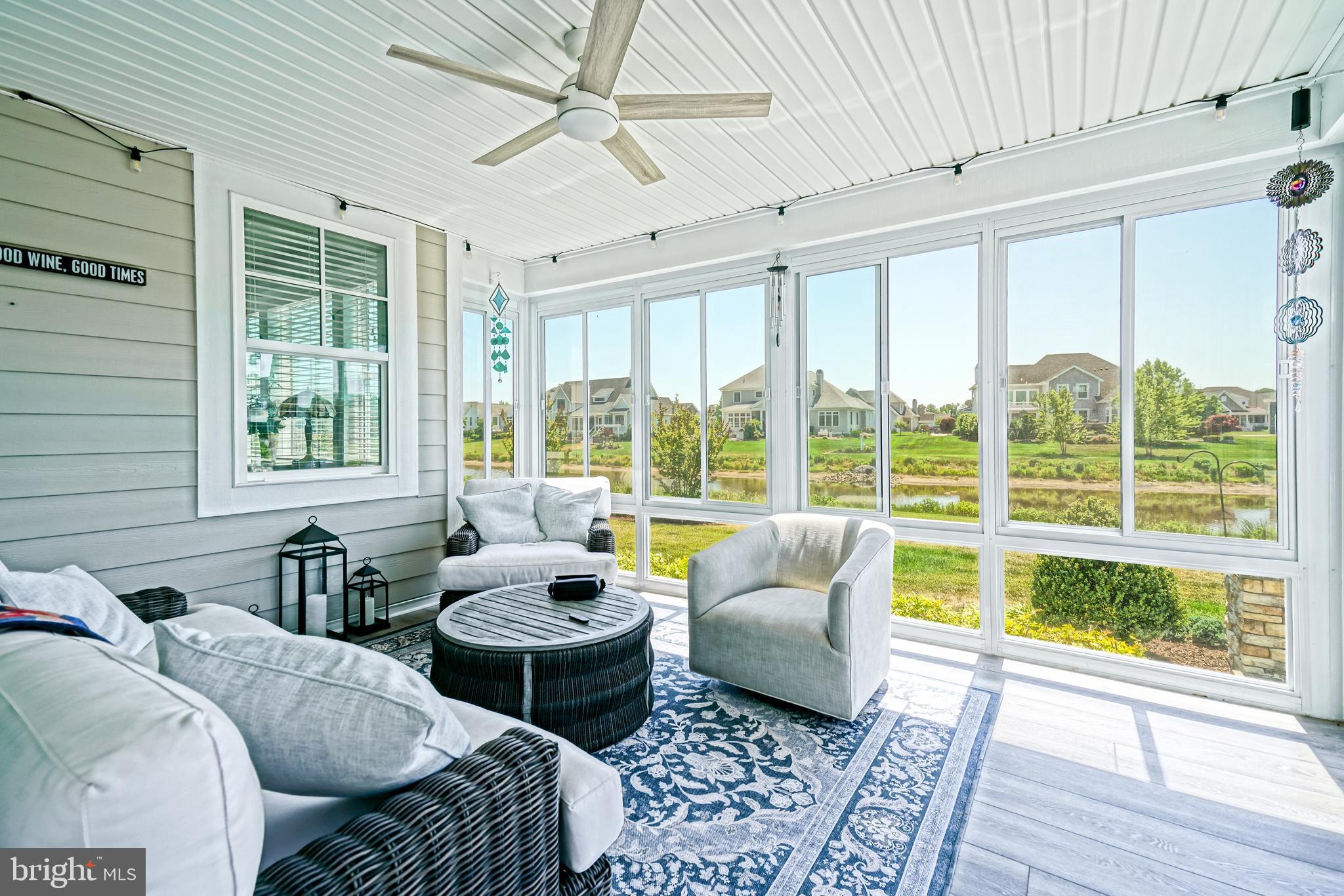 SHOWFIELD - Residential