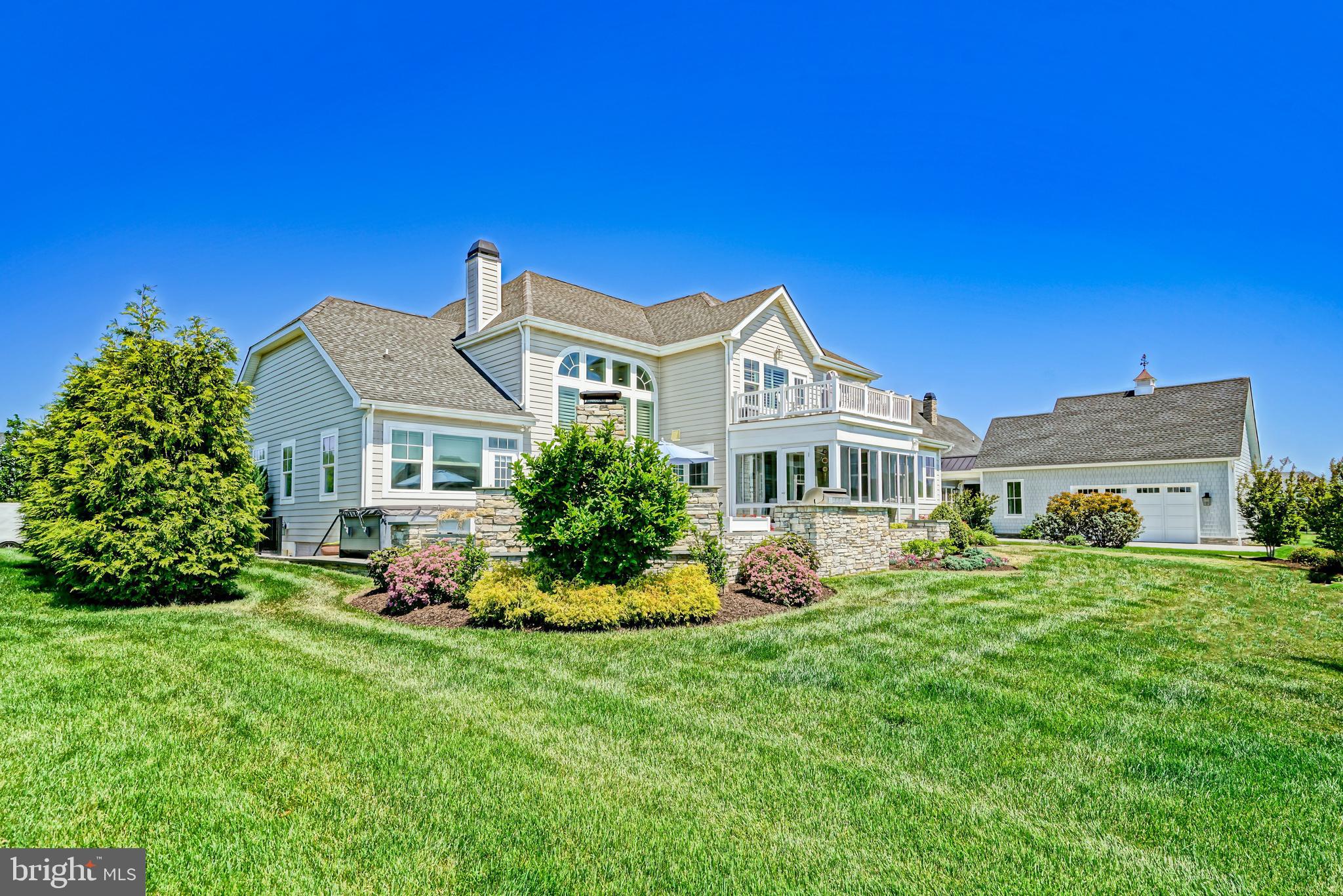 SHOWFIELD - Residential